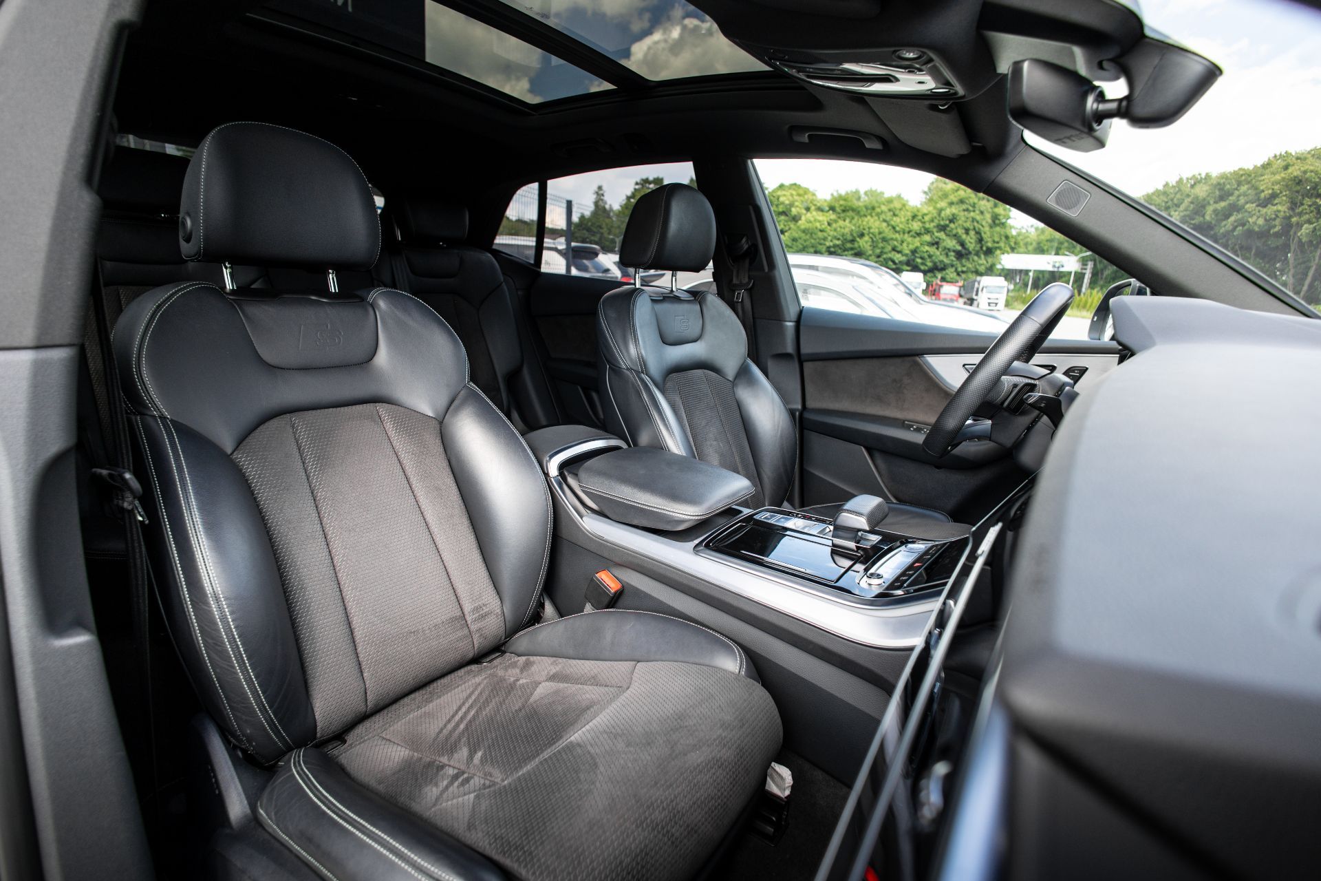 AUDI Q8 thumbnail 11