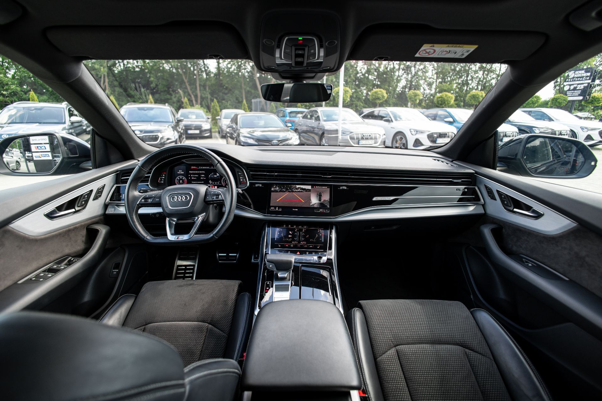 AUDI Q8 thumbnail 9