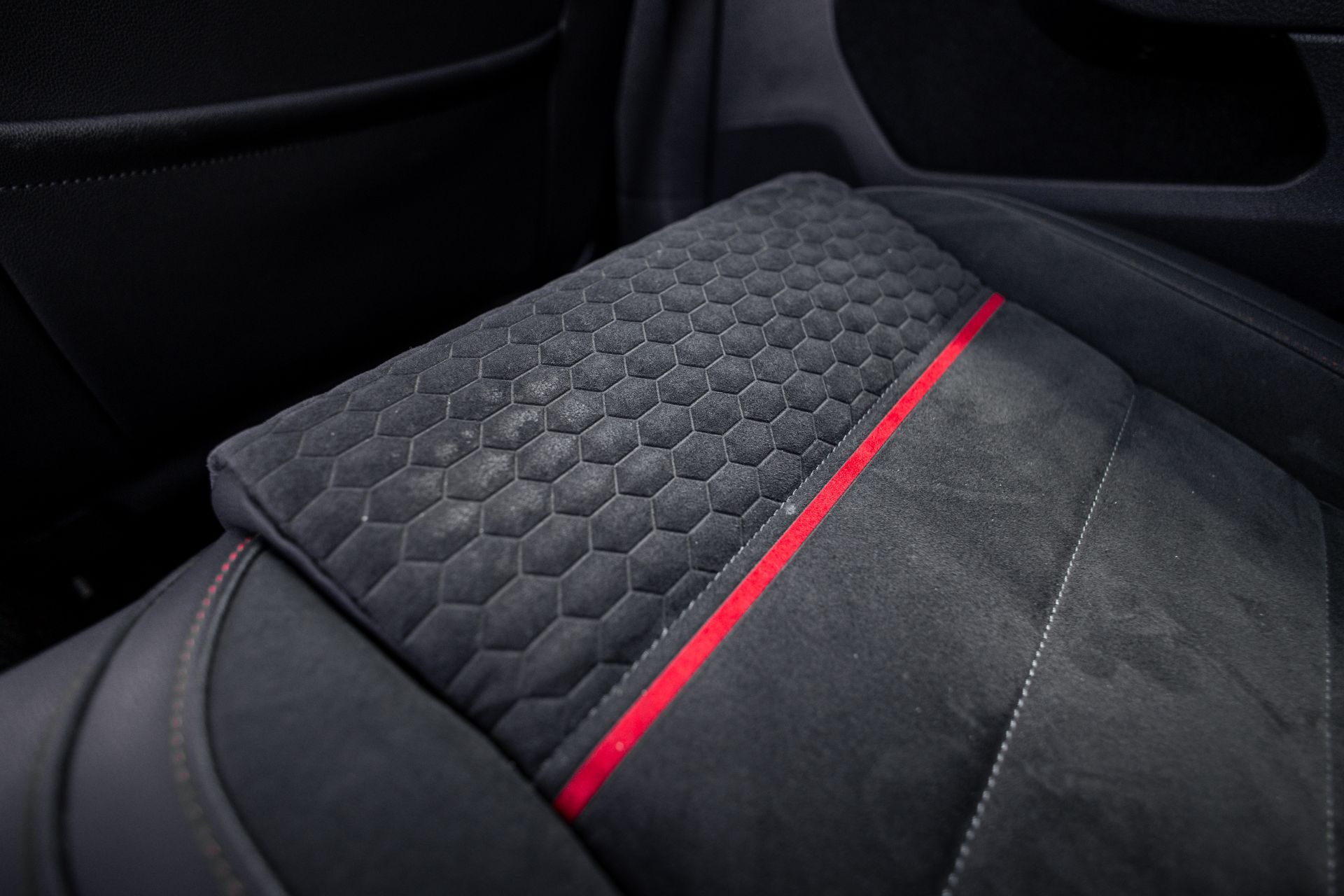 VOLKSWAGEN GOLF GTI thumbnail 22