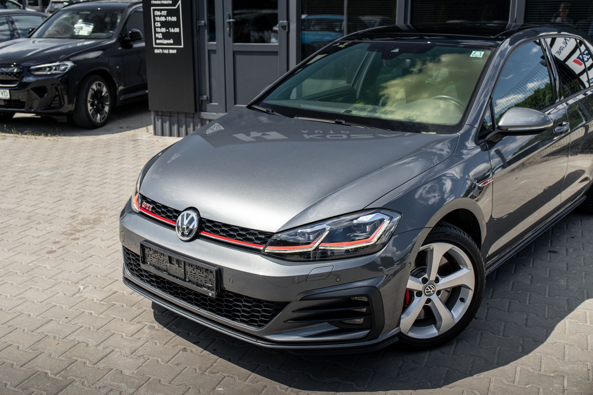 VOLKSWAGEN GOLF GTI thumbnail 2