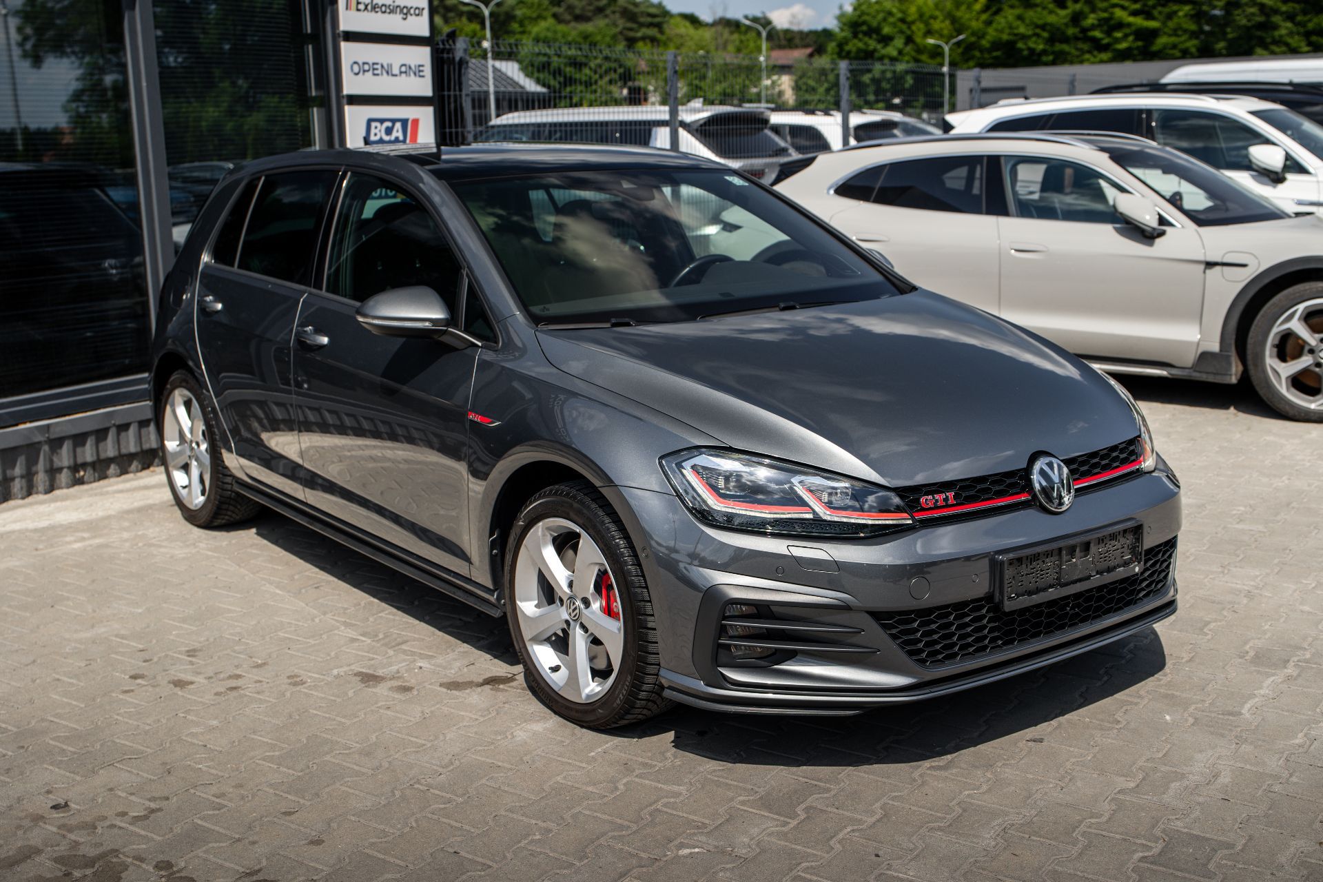 VOLKSWAGEN GOLF GTI thumbnail 4