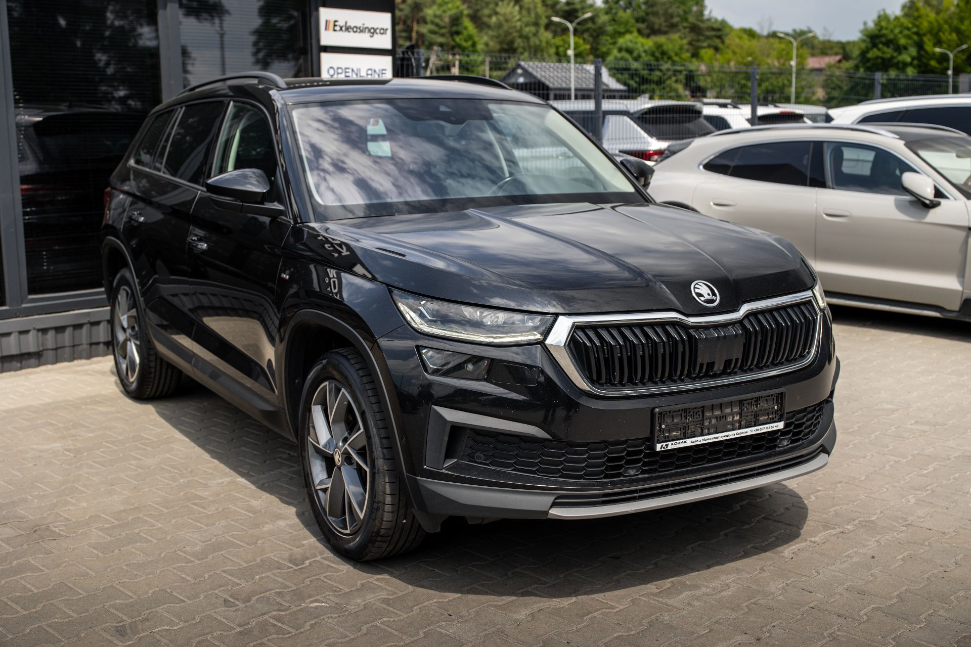 SKODA KODIAQ thumbnail 4