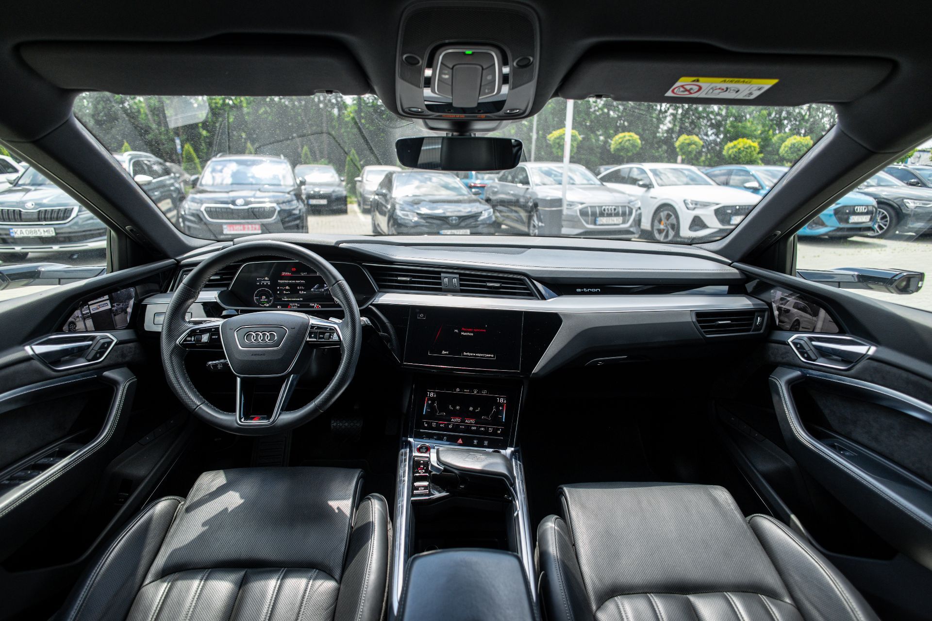 AUDI E-TRON thumbnail 15