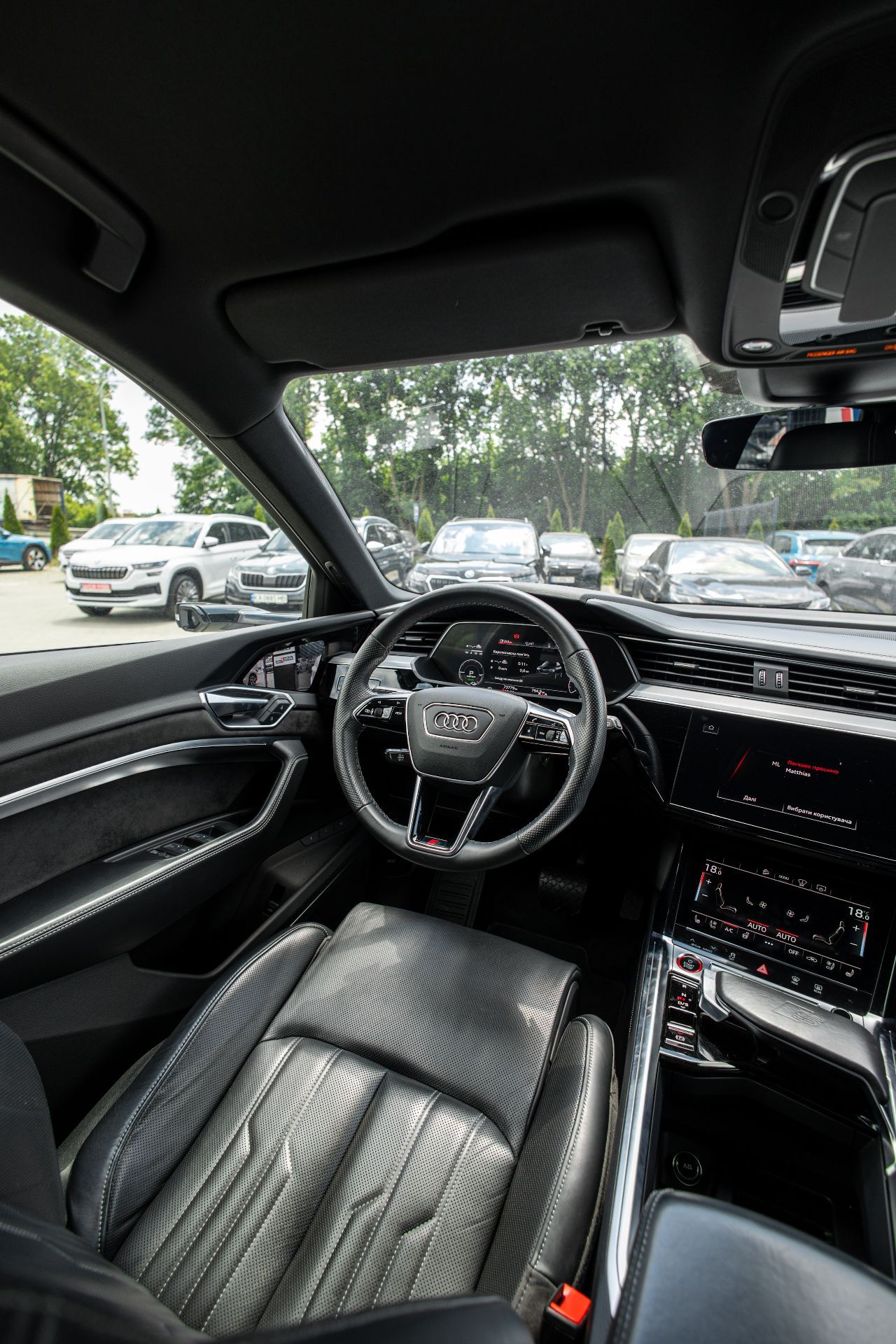 AUDI E-TRON thumbnail 16