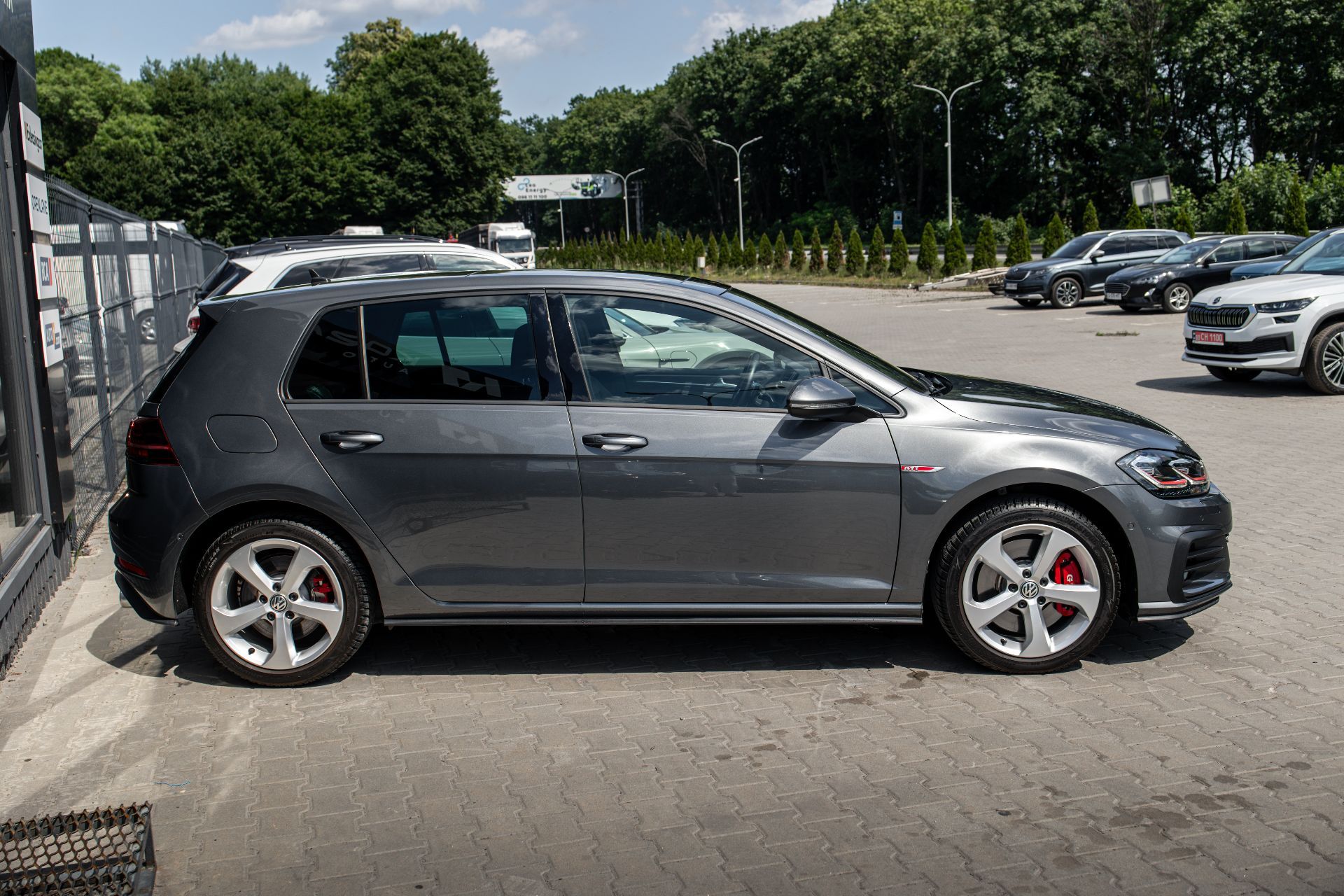 VOLKSWAGEN GTI thumbnail 4