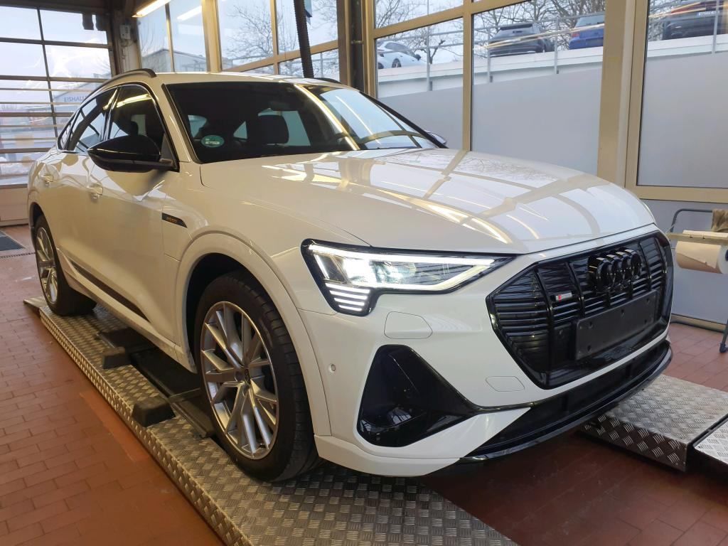 AUDI E-TRON thumbnail 2