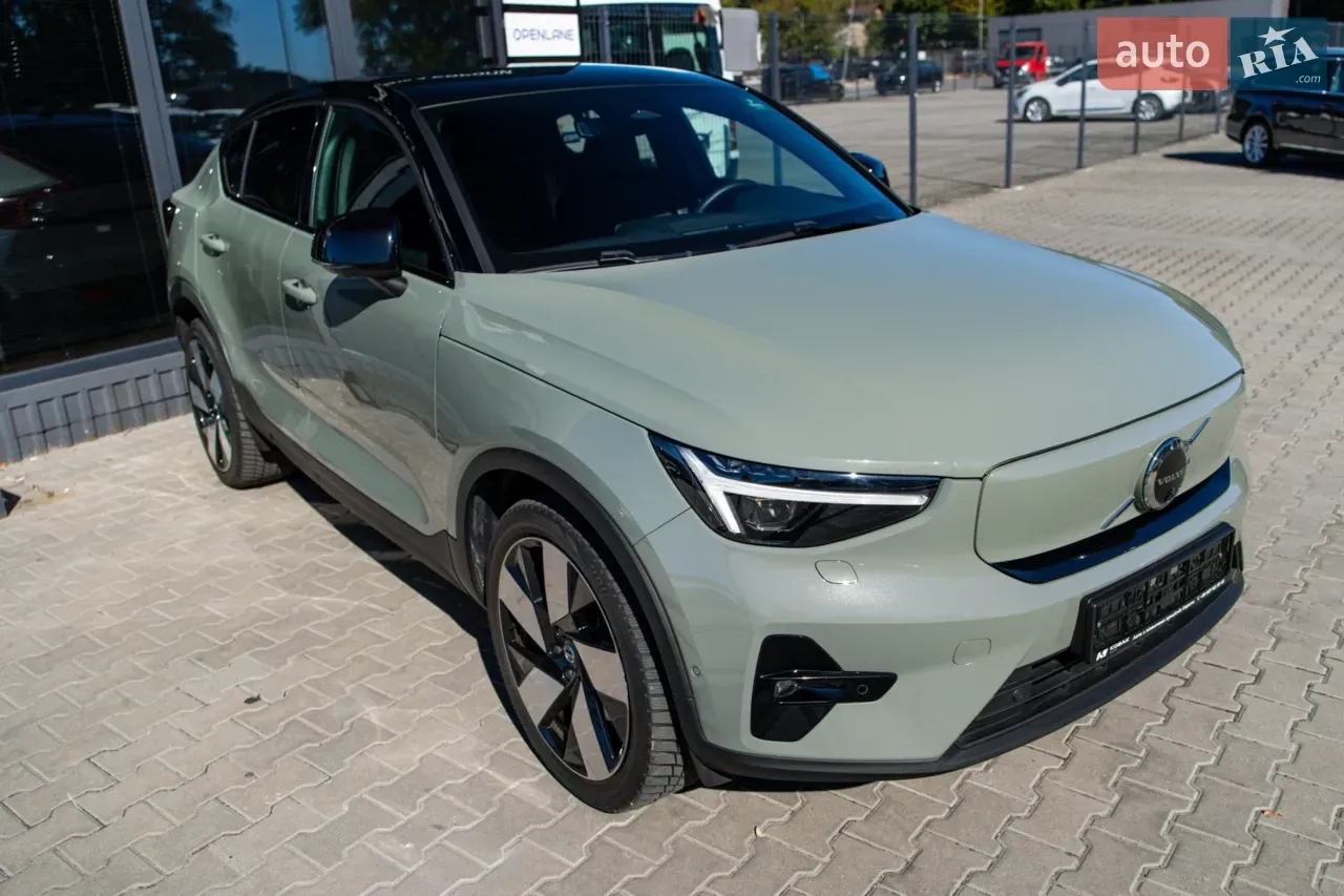 VOLVO C40 thumbnail 3