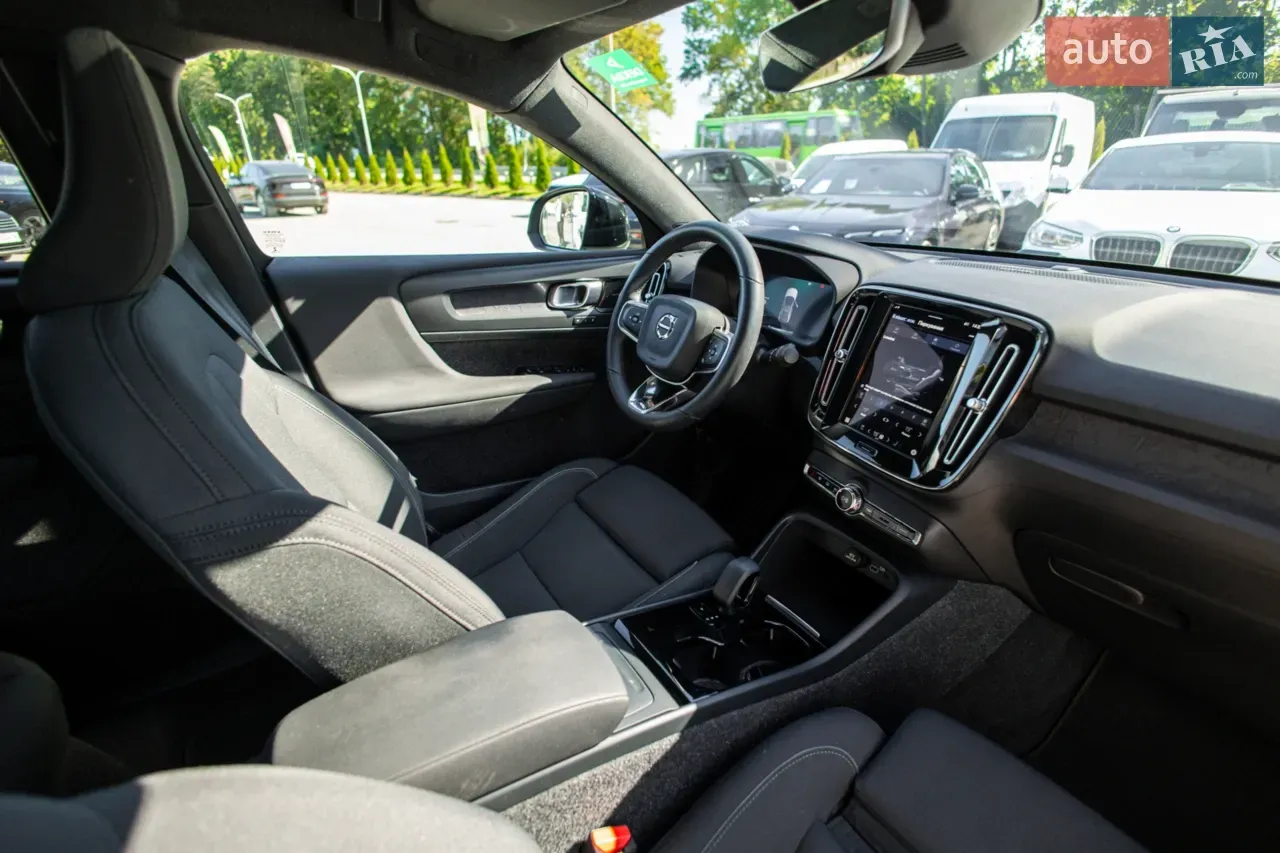 VOLVO C40 thumbnail 10