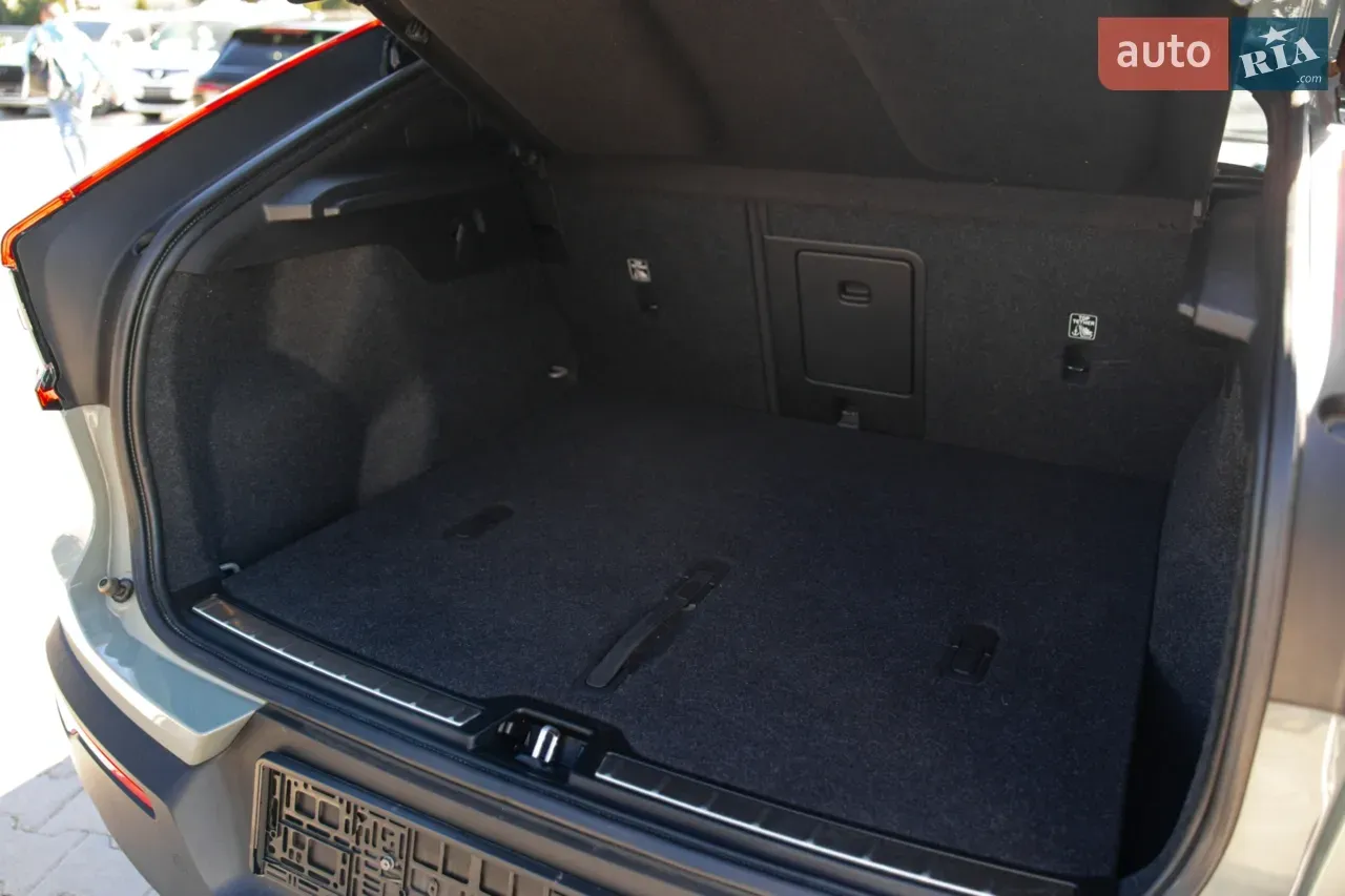 VOLVO C40 thumbnail 18