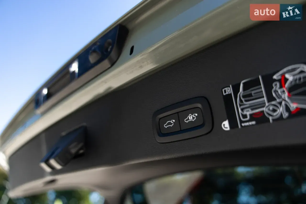 VOLVO C40 thumbnail 19