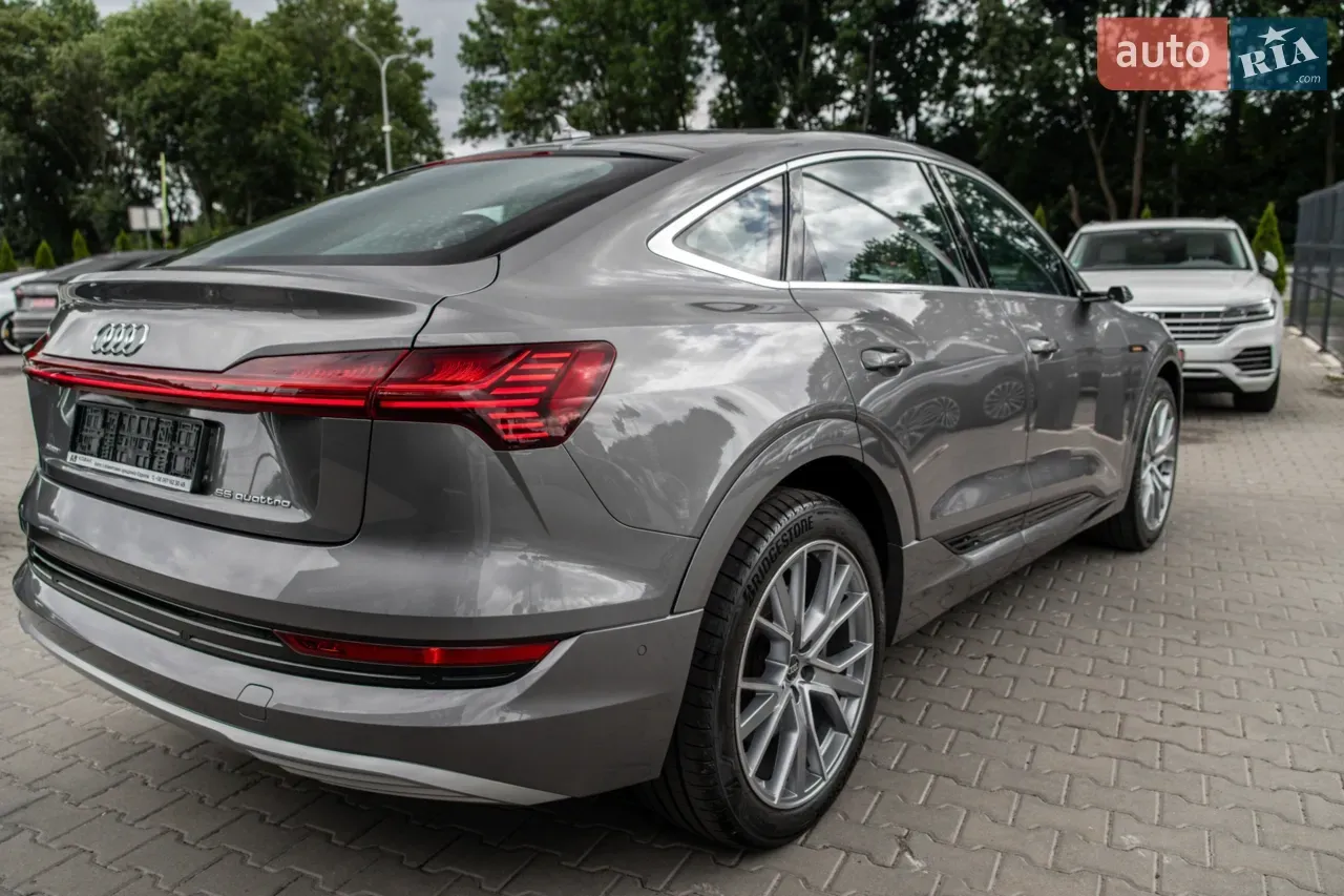 AUDI E-TRON  thumbnail 3