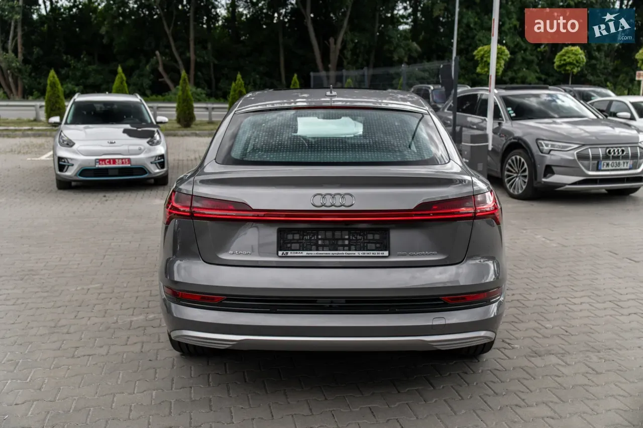AUDI E-TRON  thumbnail 4
