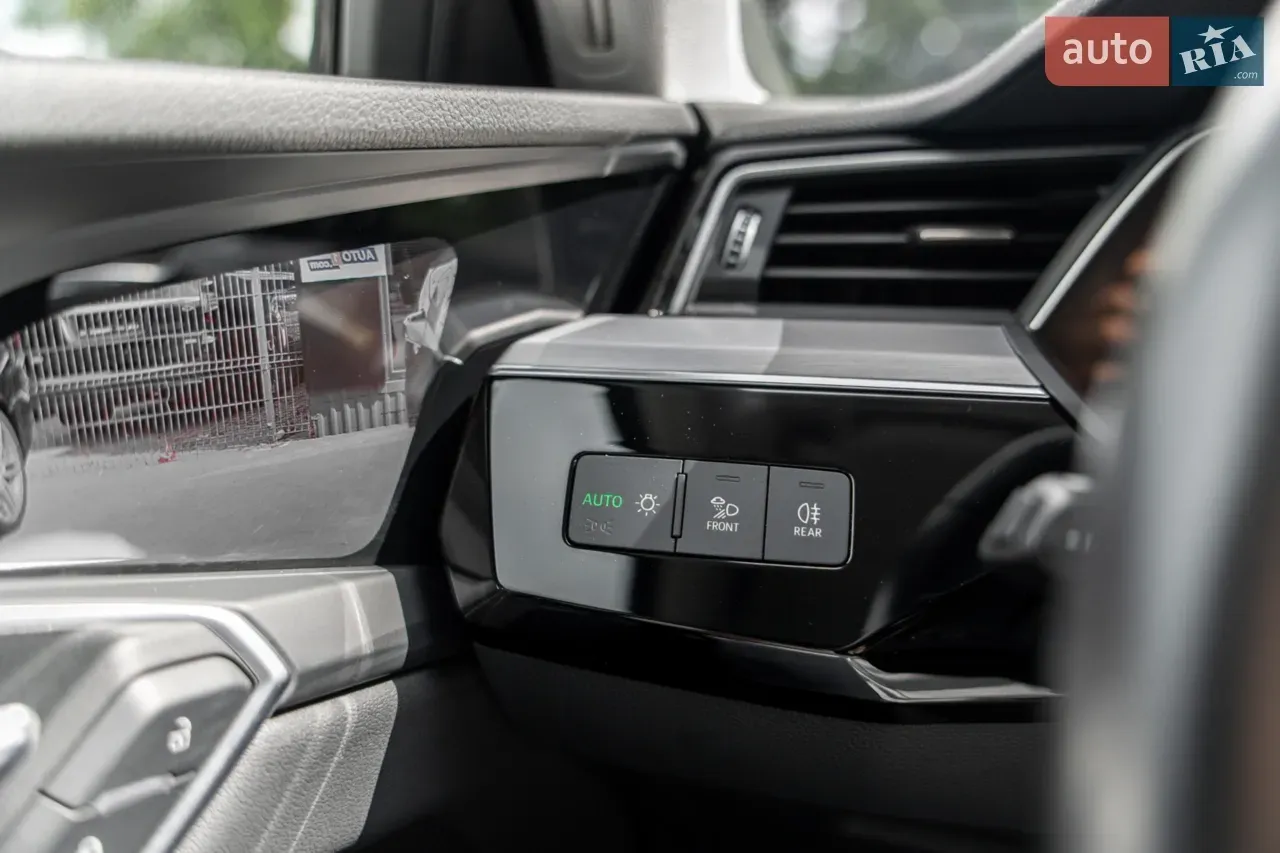 AUDI E-TRON  thumbnail 15