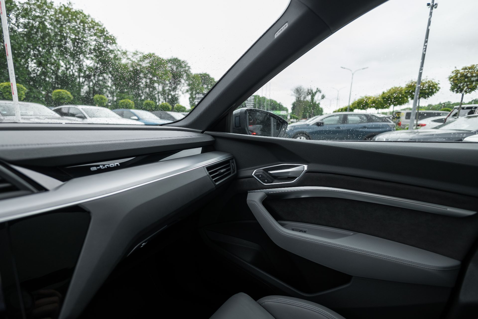 AUDI E-TRON  thumbnail 24
