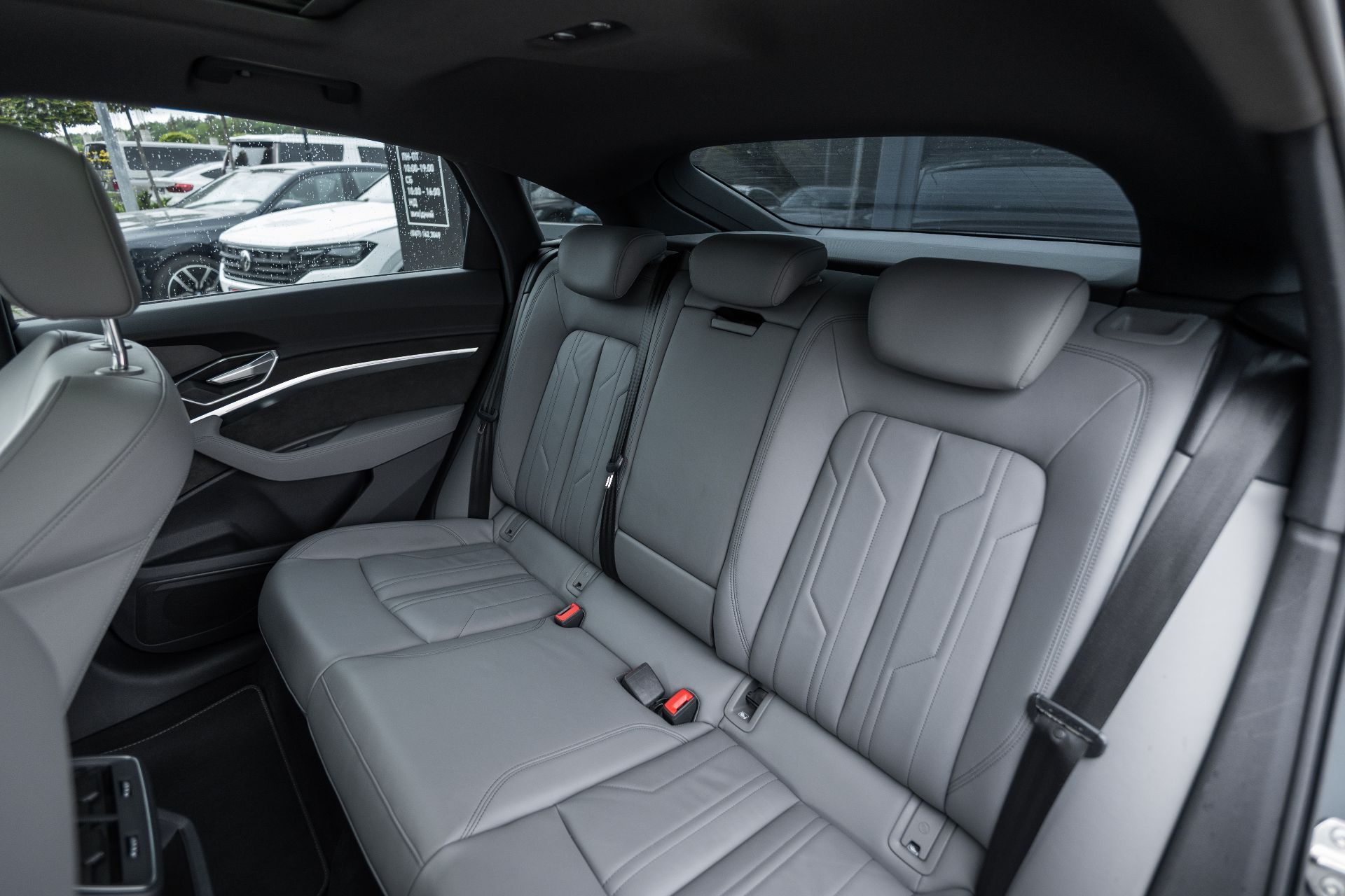 AUDI E-TRON  thumbnail 18