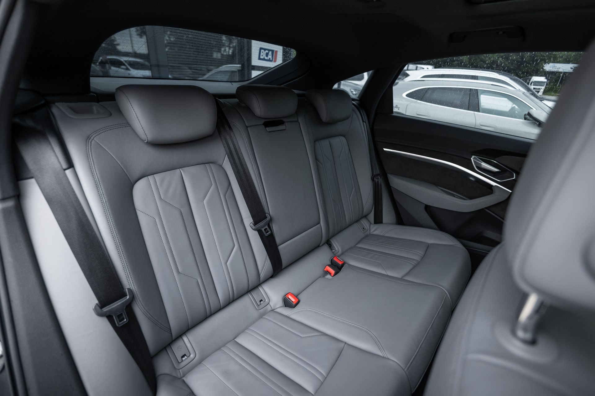 AUDI E-TRON  thumbnail 19