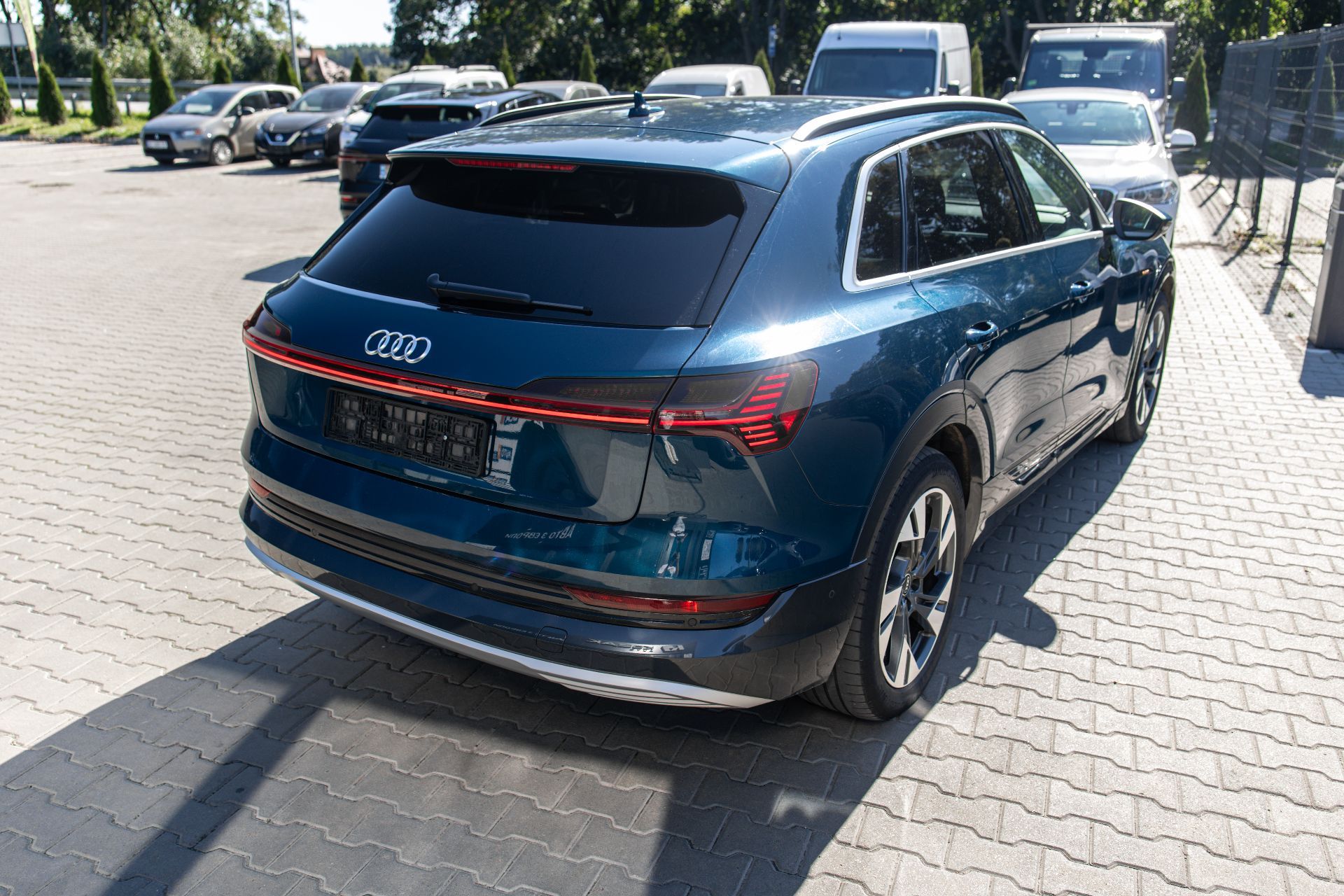 AUDI E-TRON  thumbnail 8