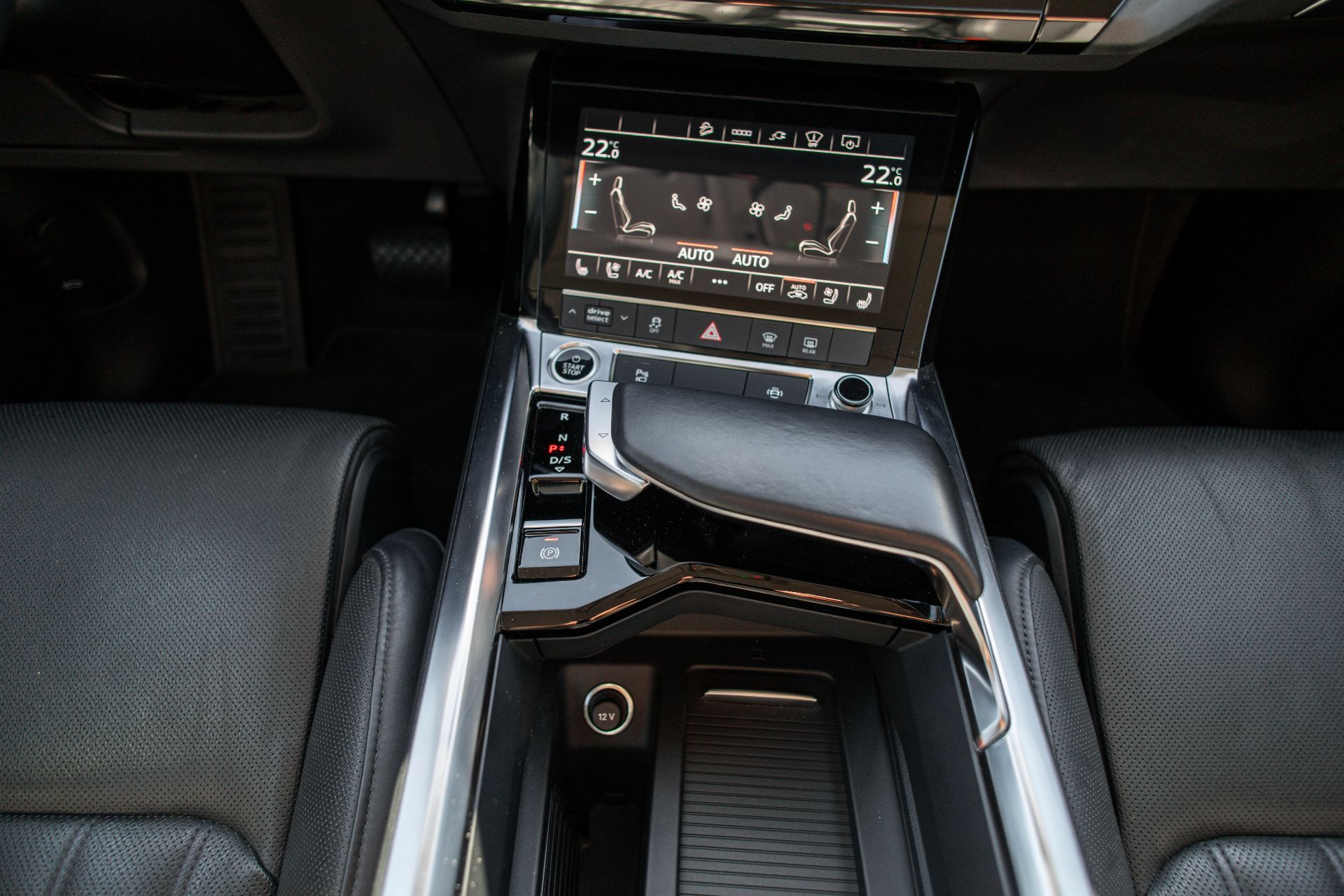 AUDI E-TRON  thumbnail 16