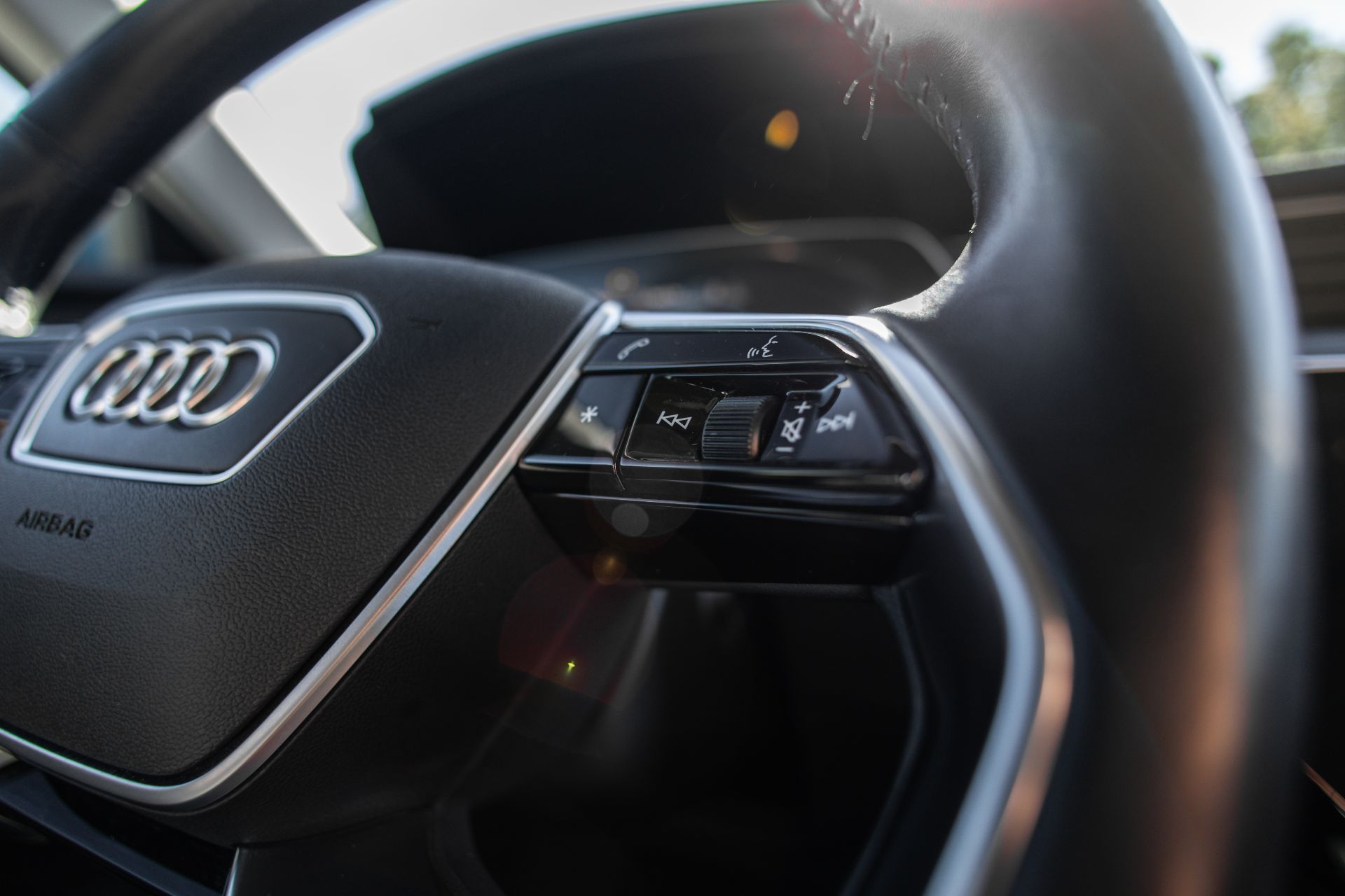 AUDI E-TRON  thumbnail 18