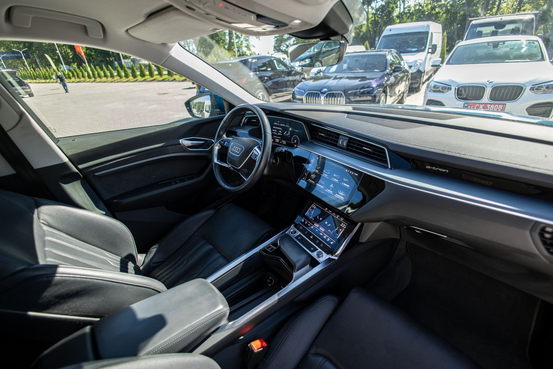 AUDI E-TRON  thumbnail 10