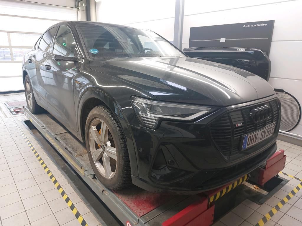 AUDI E-TRON thumbnail 4