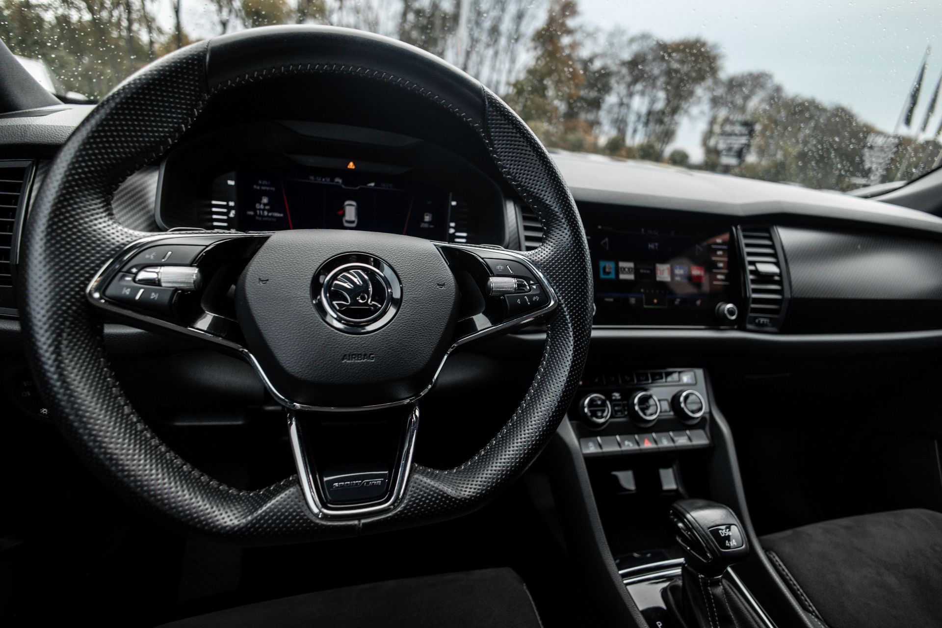 SKODA KODIAQ thumbnail 16