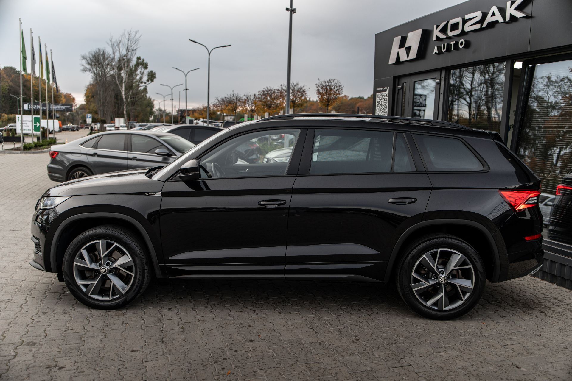 SKODA KODIAQ thumbnail 4