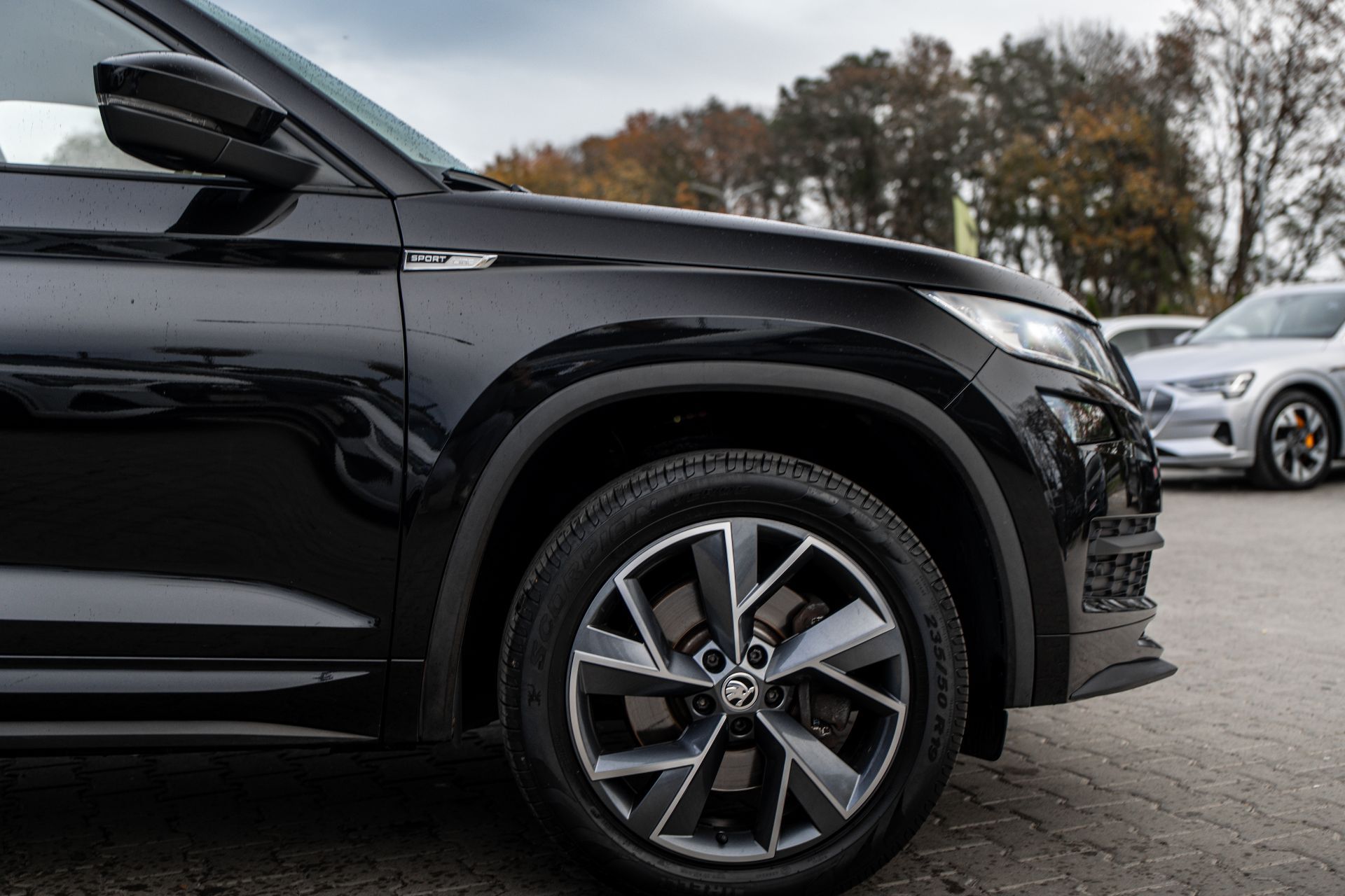 SKODA KODIAQ thumbnail 3