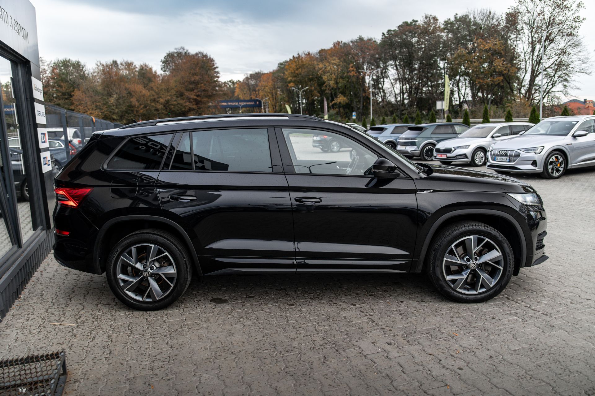 SKODA KODIAQ thumbnail 2