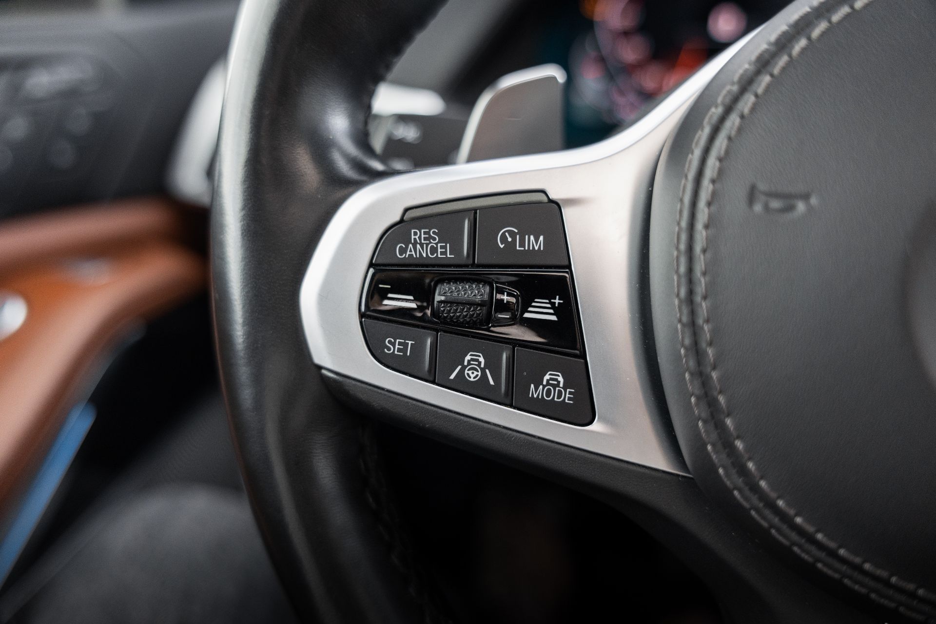 BMW X7 thumbnail 25