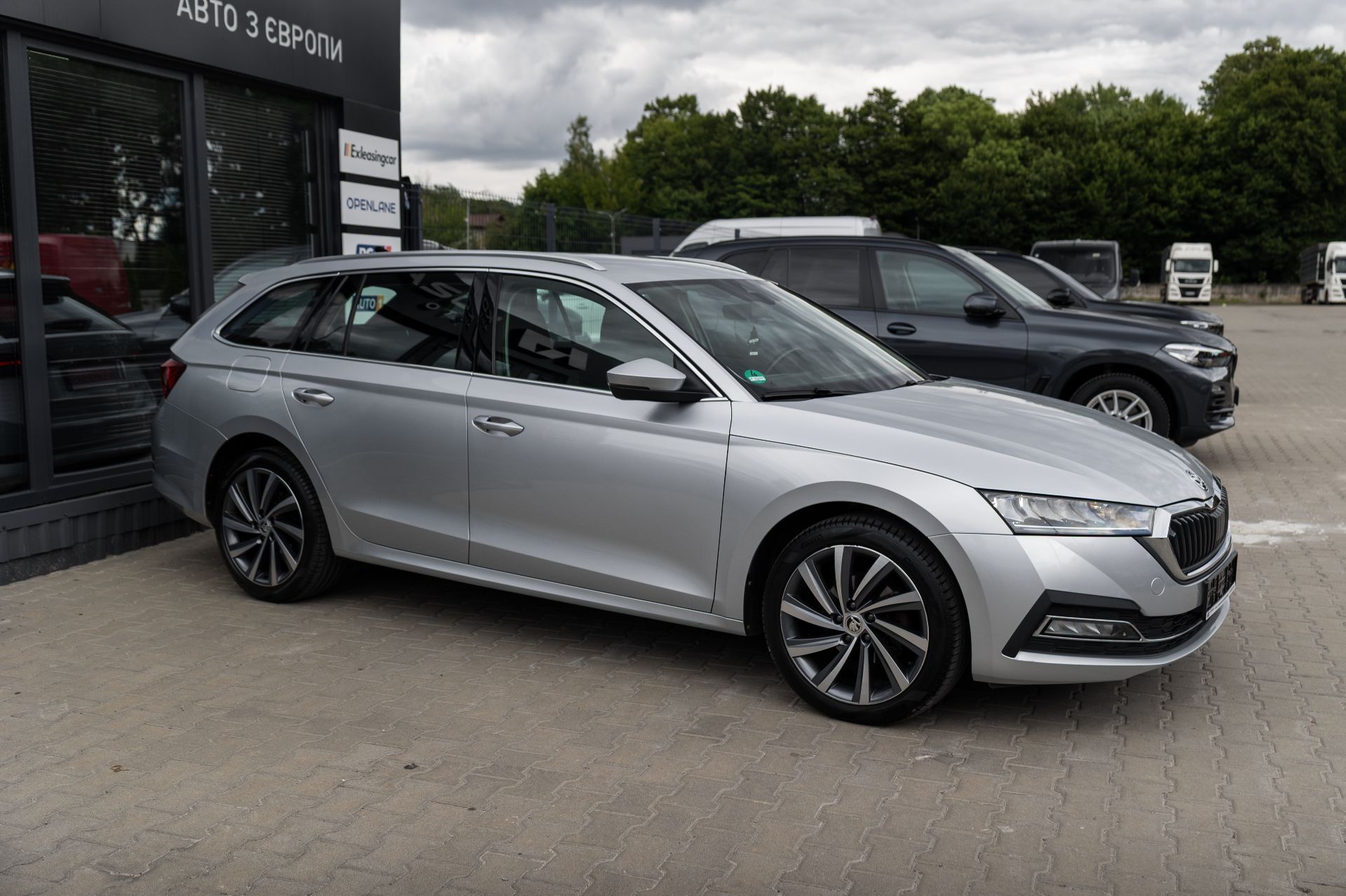SKODA OCTAVIA thumbnail 5