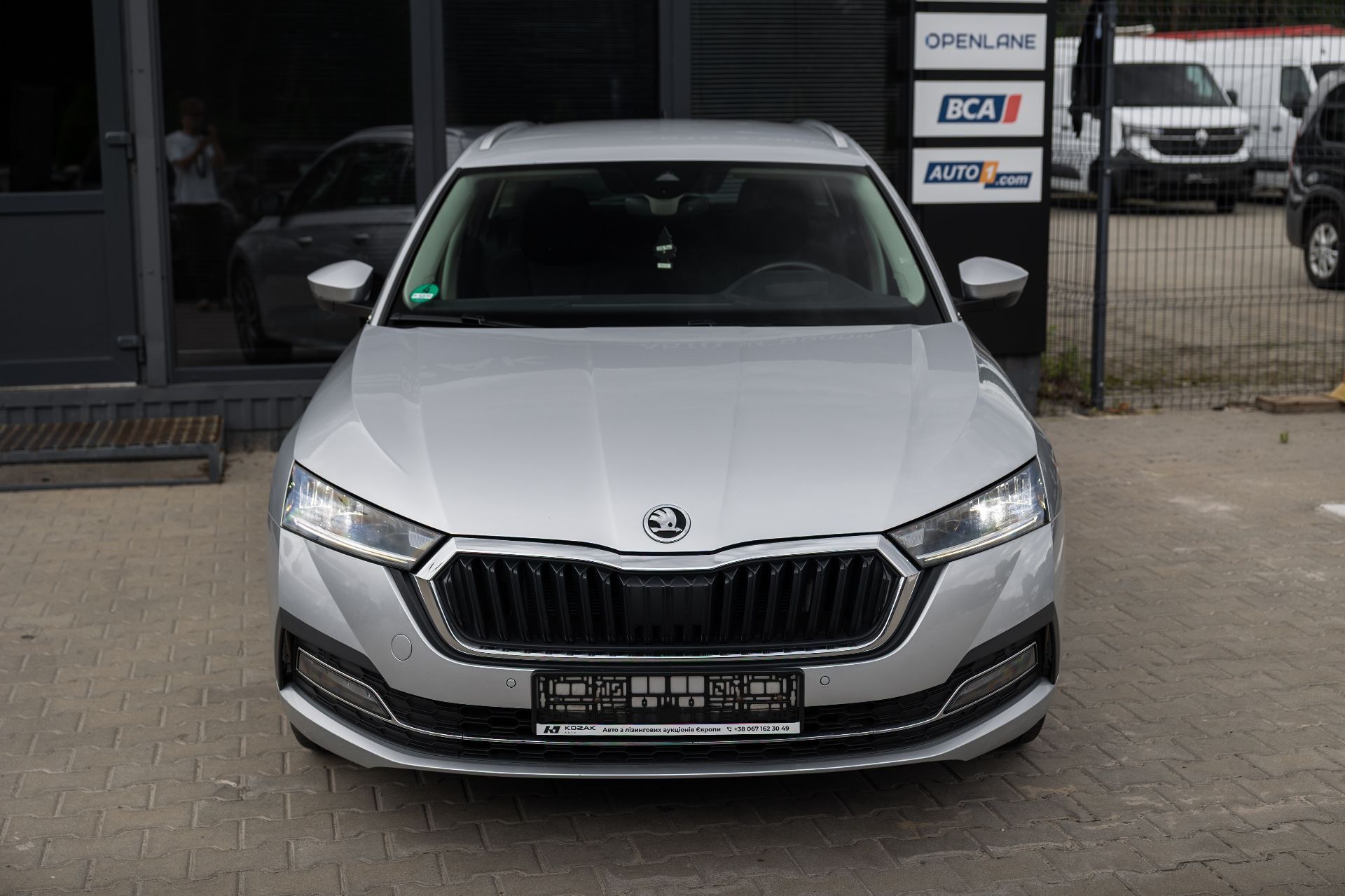 SKODA OCTAVIA thumbnail 3