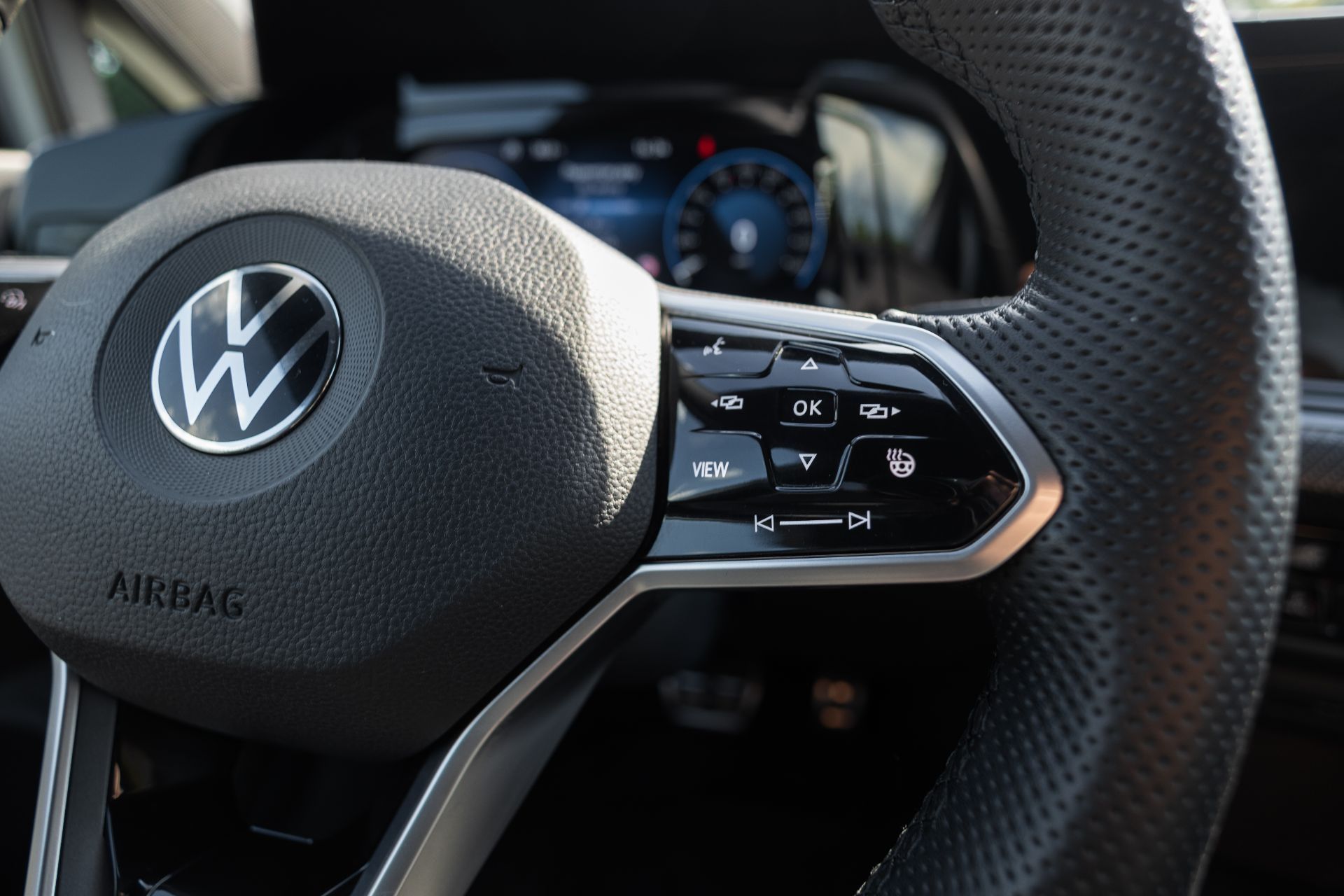 VOLKSWAGEN GOLF R-LINE thumbnail 14