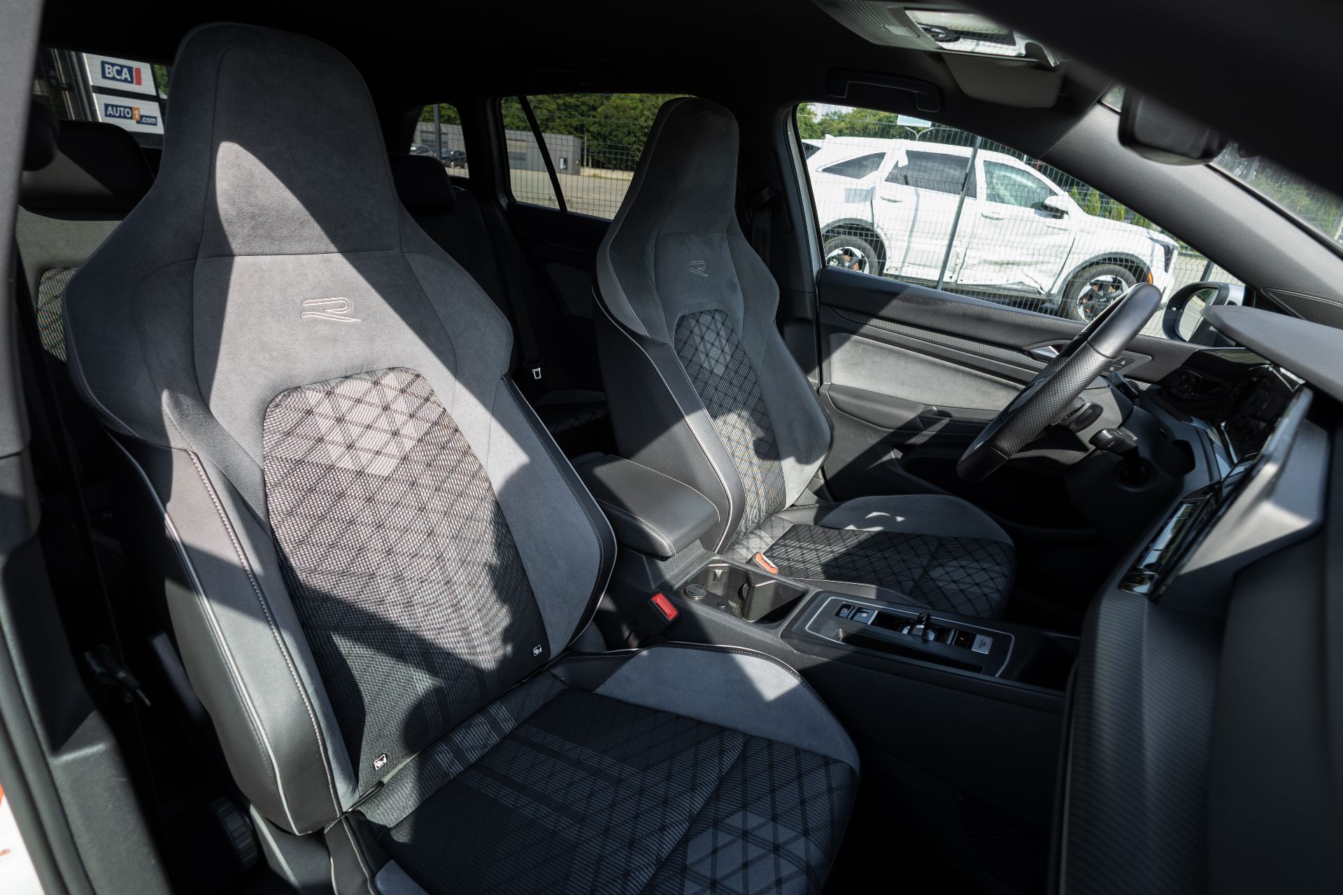 VOLKSWAGEN GOLF R-LINE thumbnail 12