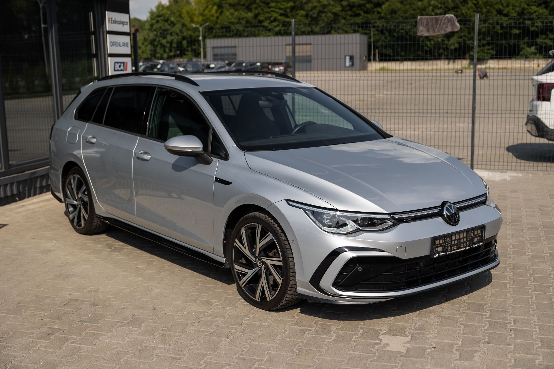 VOLKSWAGEN GOLF R-LINE thumbnail 2