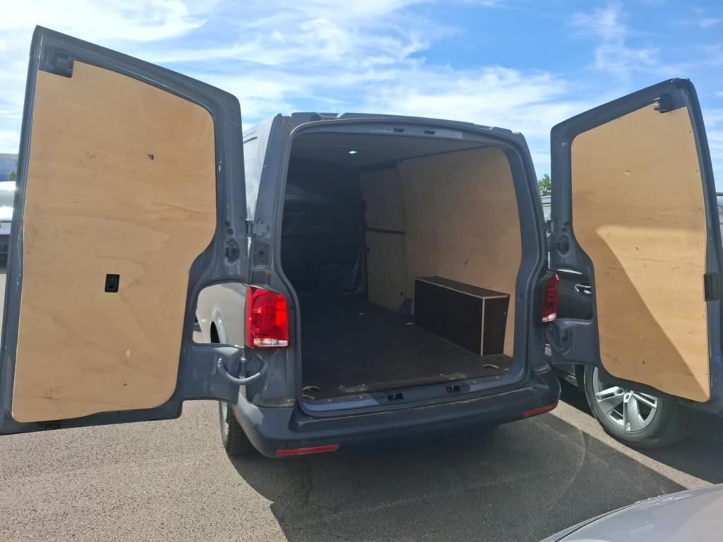 VOLKSWAGEN TRANSPORTER thumbnail 8