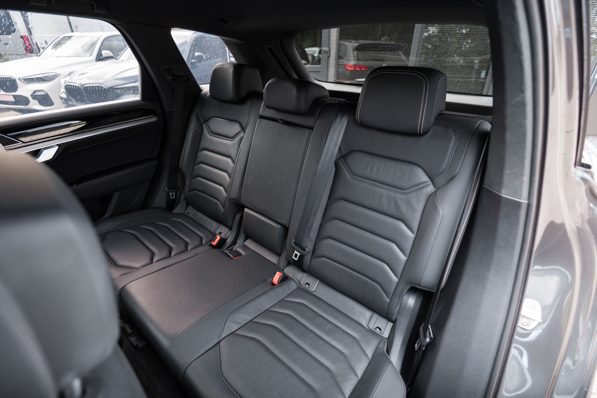 VOLKSWAGEN TOUAREG R-LINE thumbnail 15
