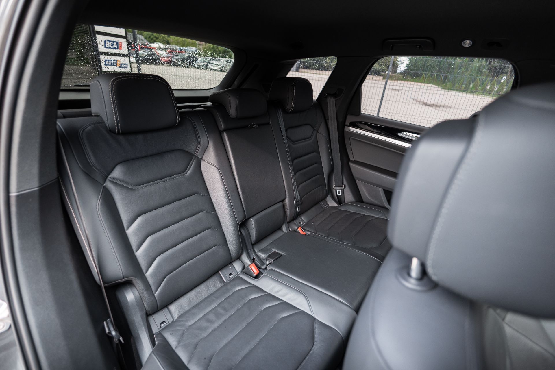 VOLKSWAGEN TOUAREG R-LINE thumbnail 12