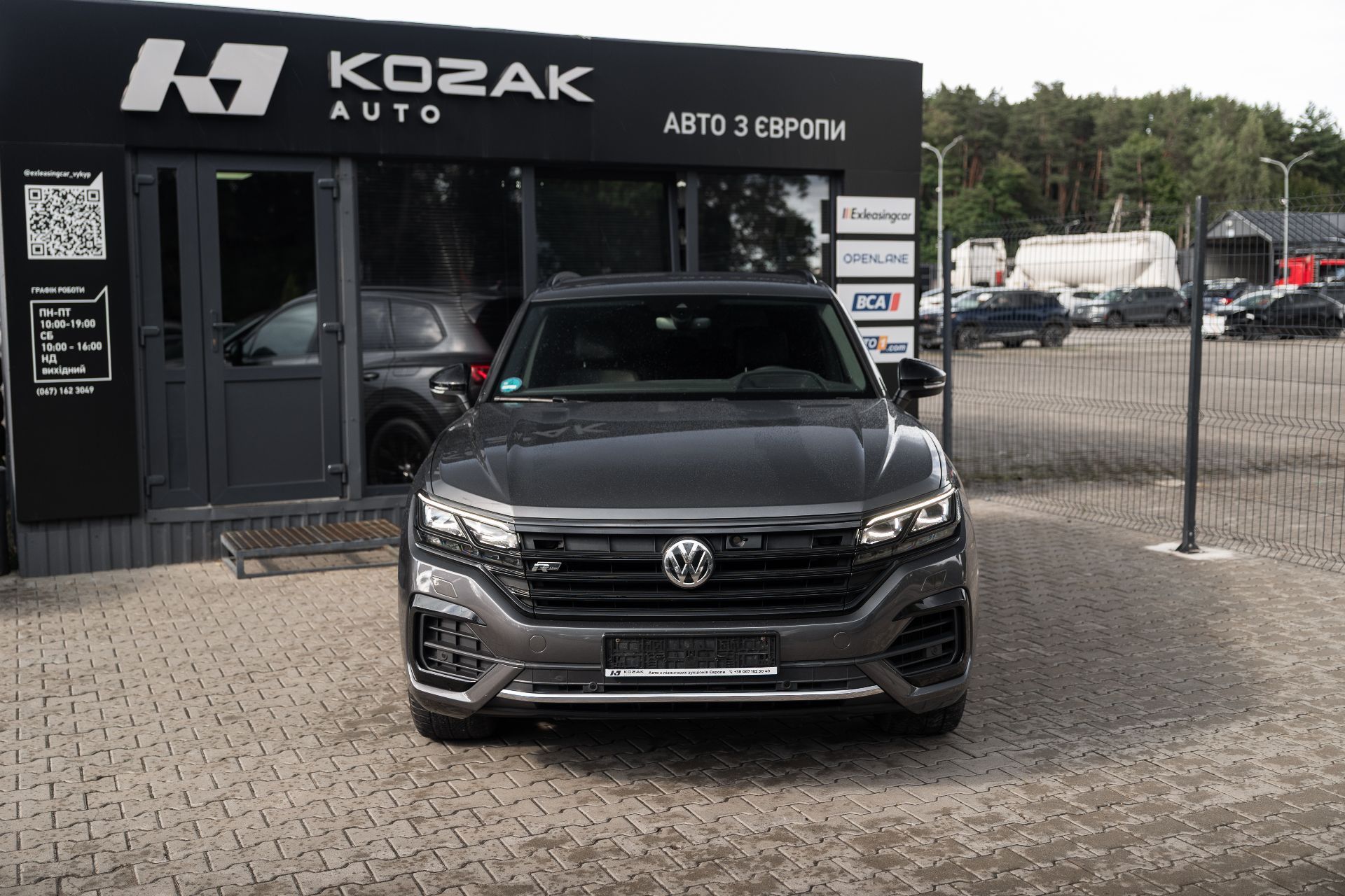 VOLKSWAGEN TOUAREG R-LINE thumbnail 3