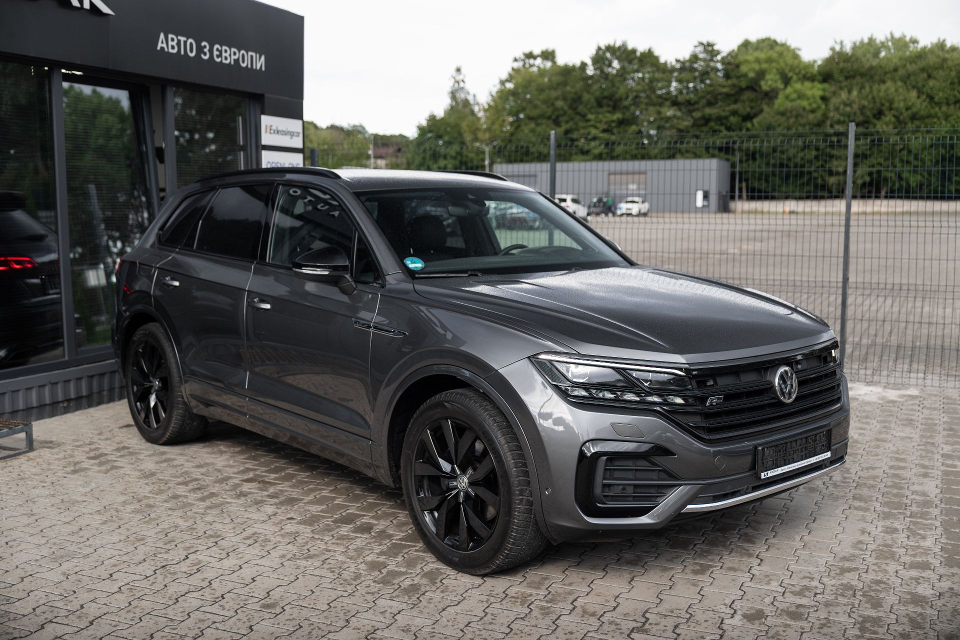 VOLKSWAGEN TOUAREG R-LINE thumbnail 2