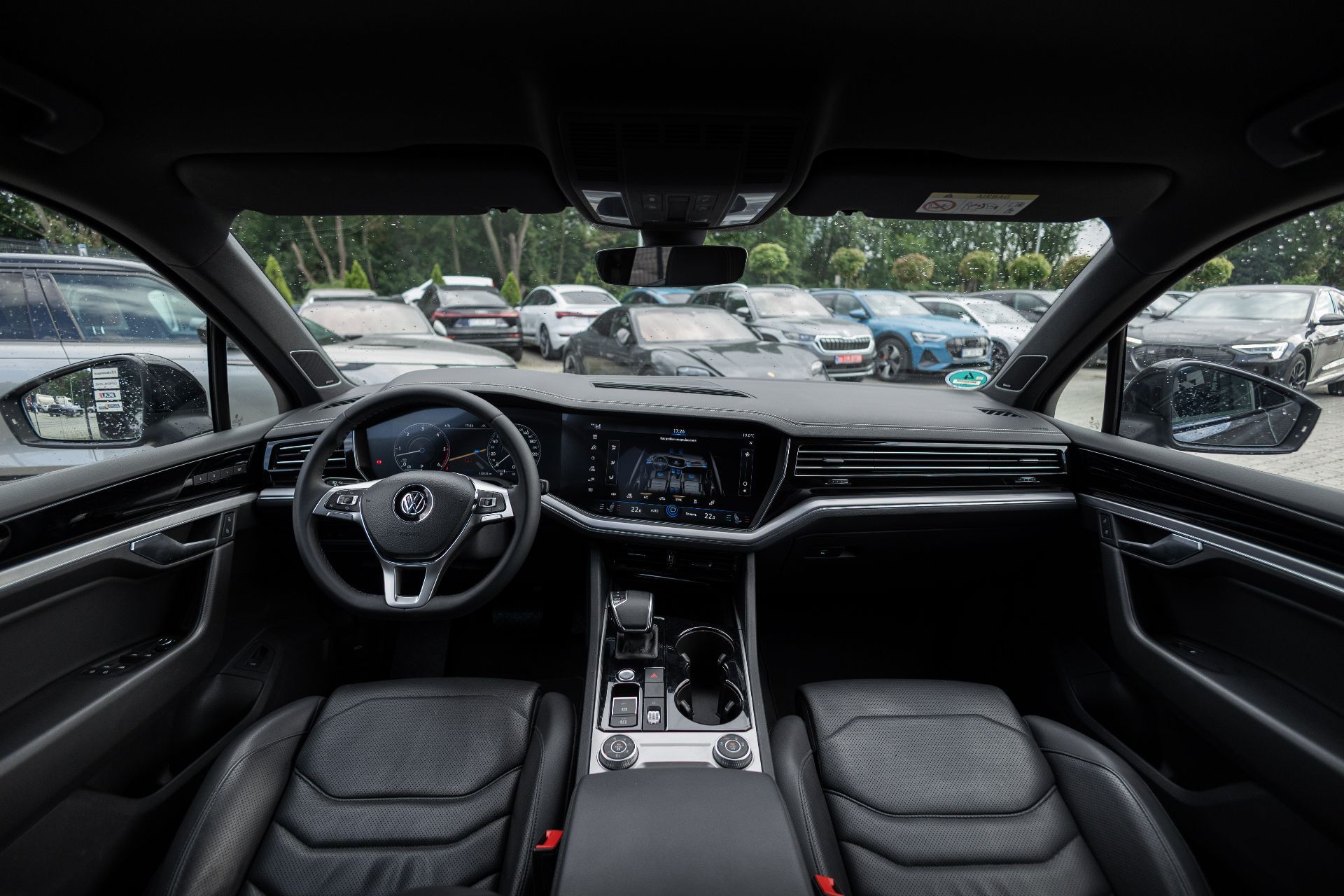 VOLKSWAGEN TOUAREG R-Line thumbnail 9
