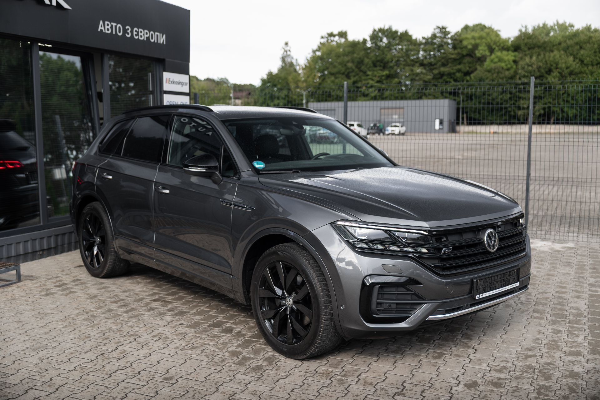 VOLKSWAGEN TOUAREG R-Line thumbnail 4