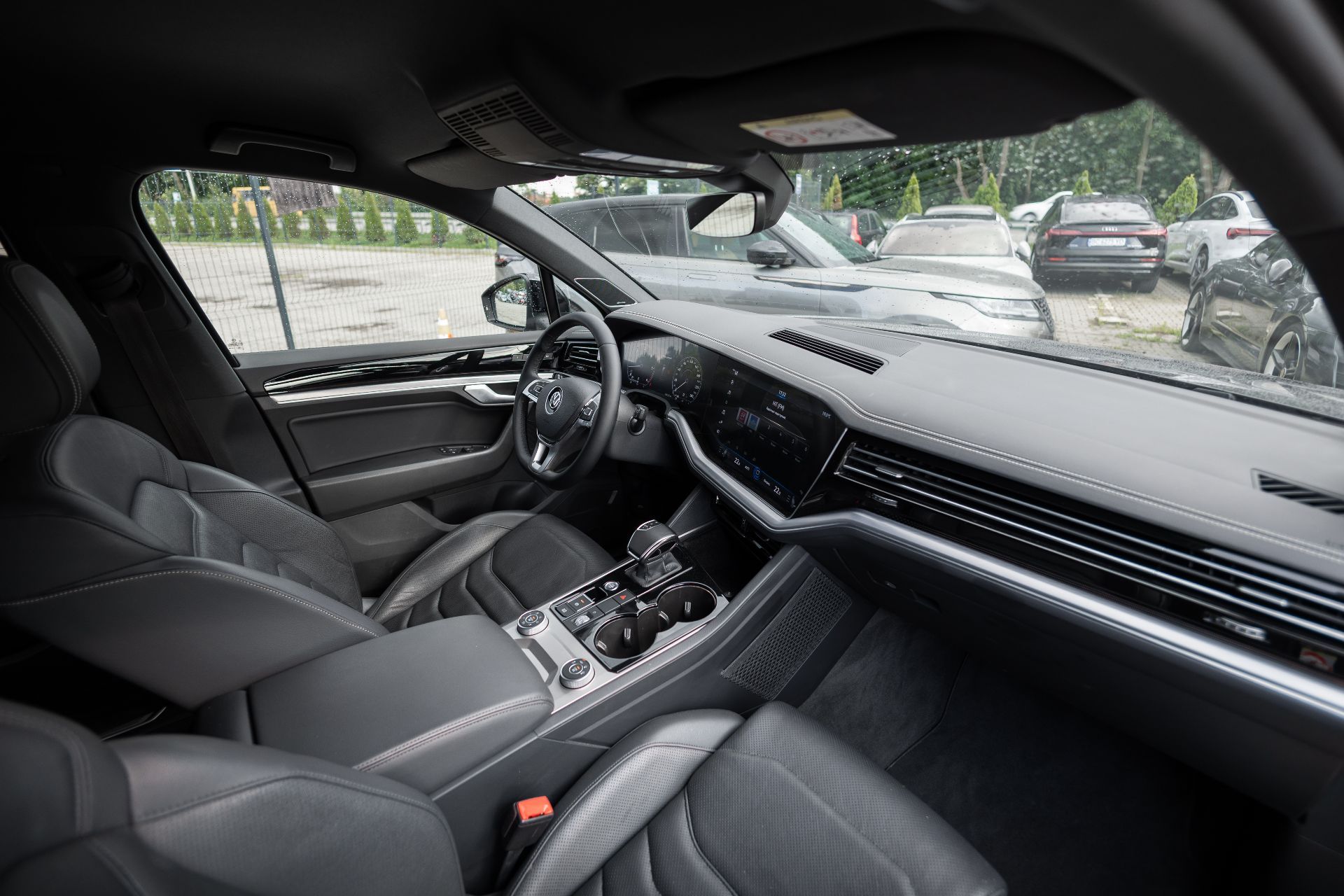 VOLKSWAGEN TOUAREG R-Line thumbnail 11