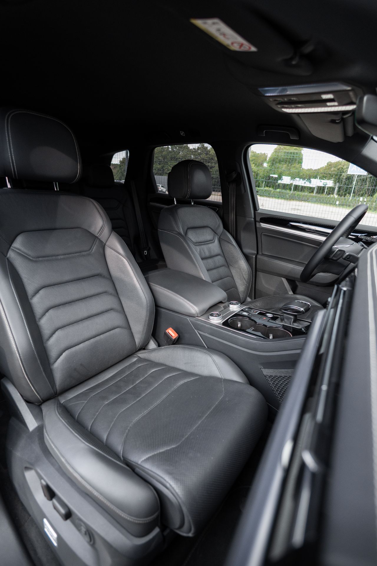 VOLKSWAGEN TOUAREG R-Line thumbnail 12