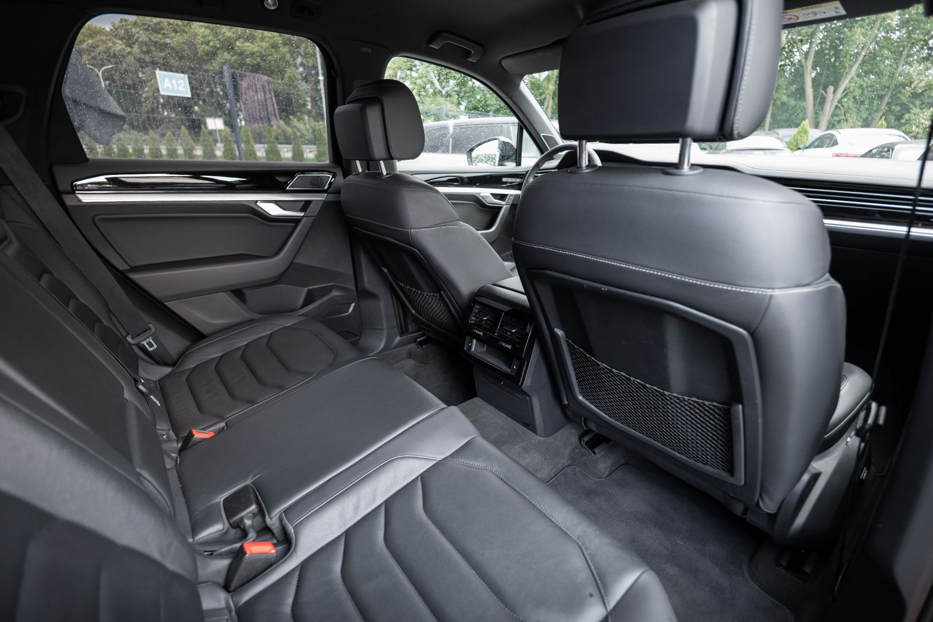 VOLKSWAGEN TOUAREG R-Line thumbnail 17