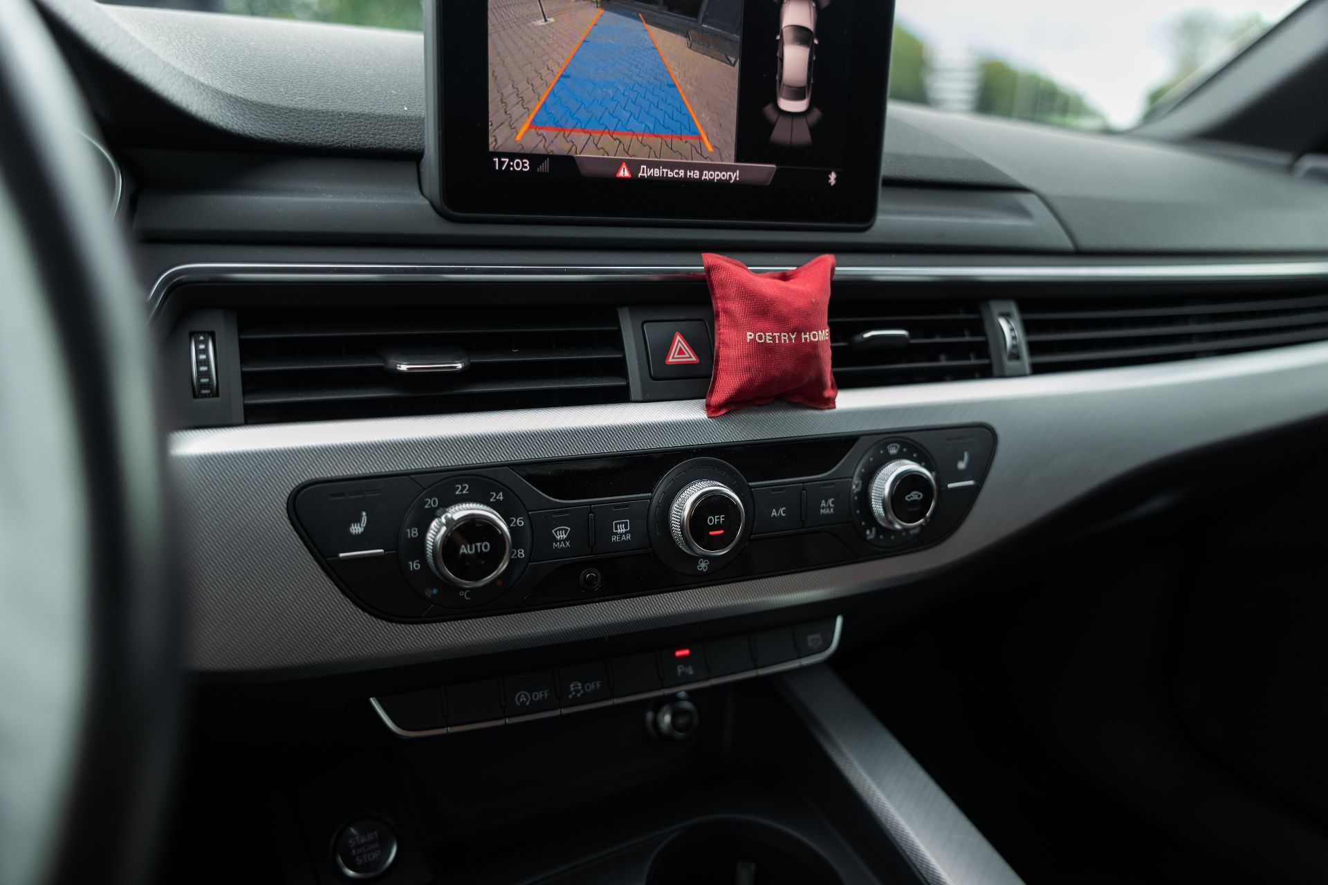AUDI A4 thumbnail 16