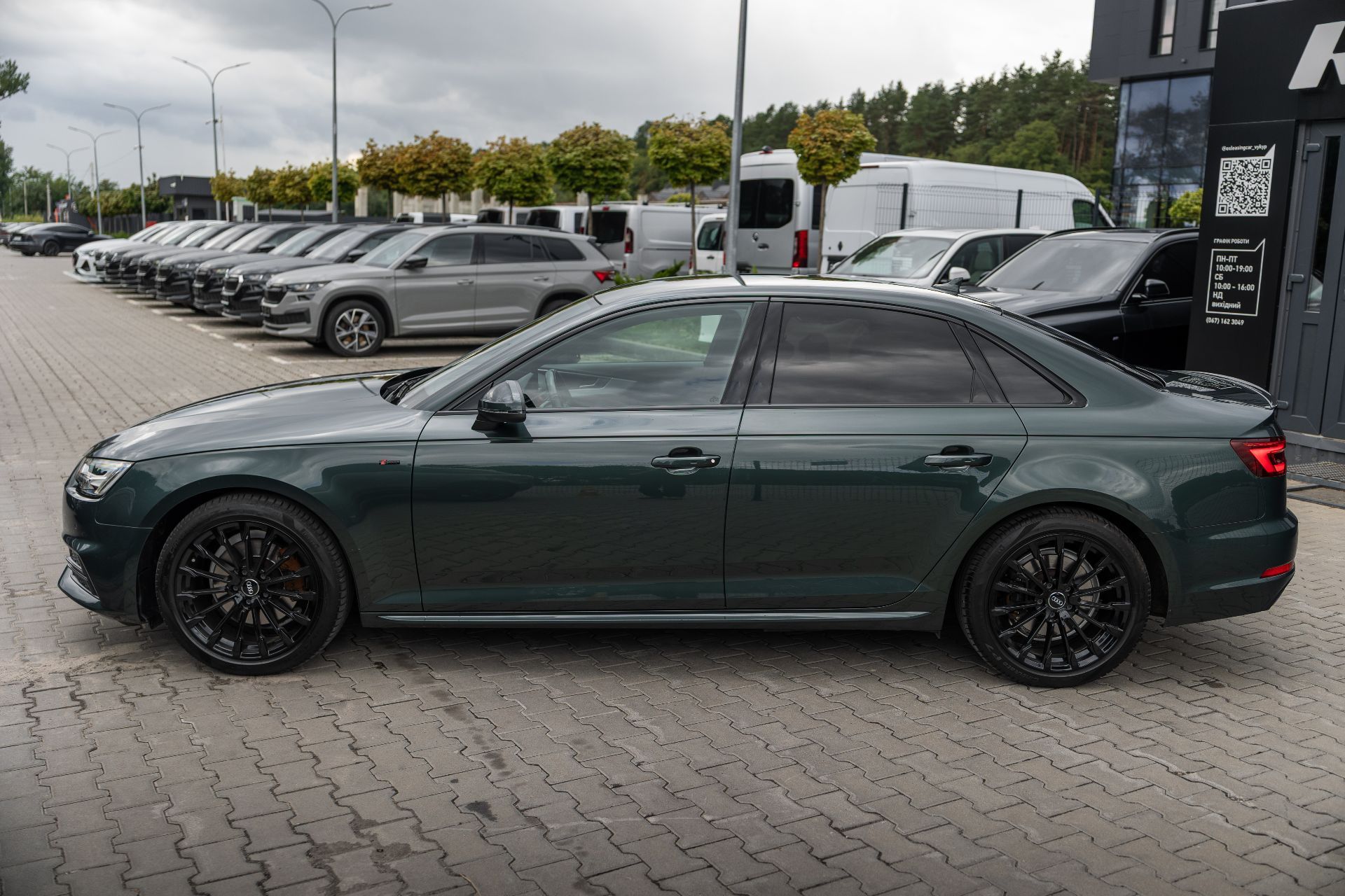 AUDI A4 thumbnail 9