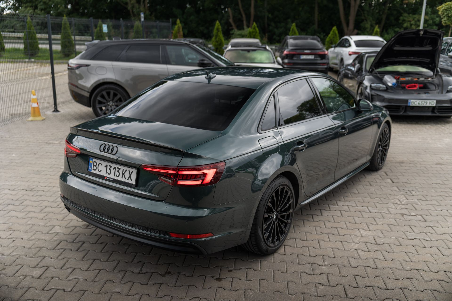 AUDI A4 thumbnail 8