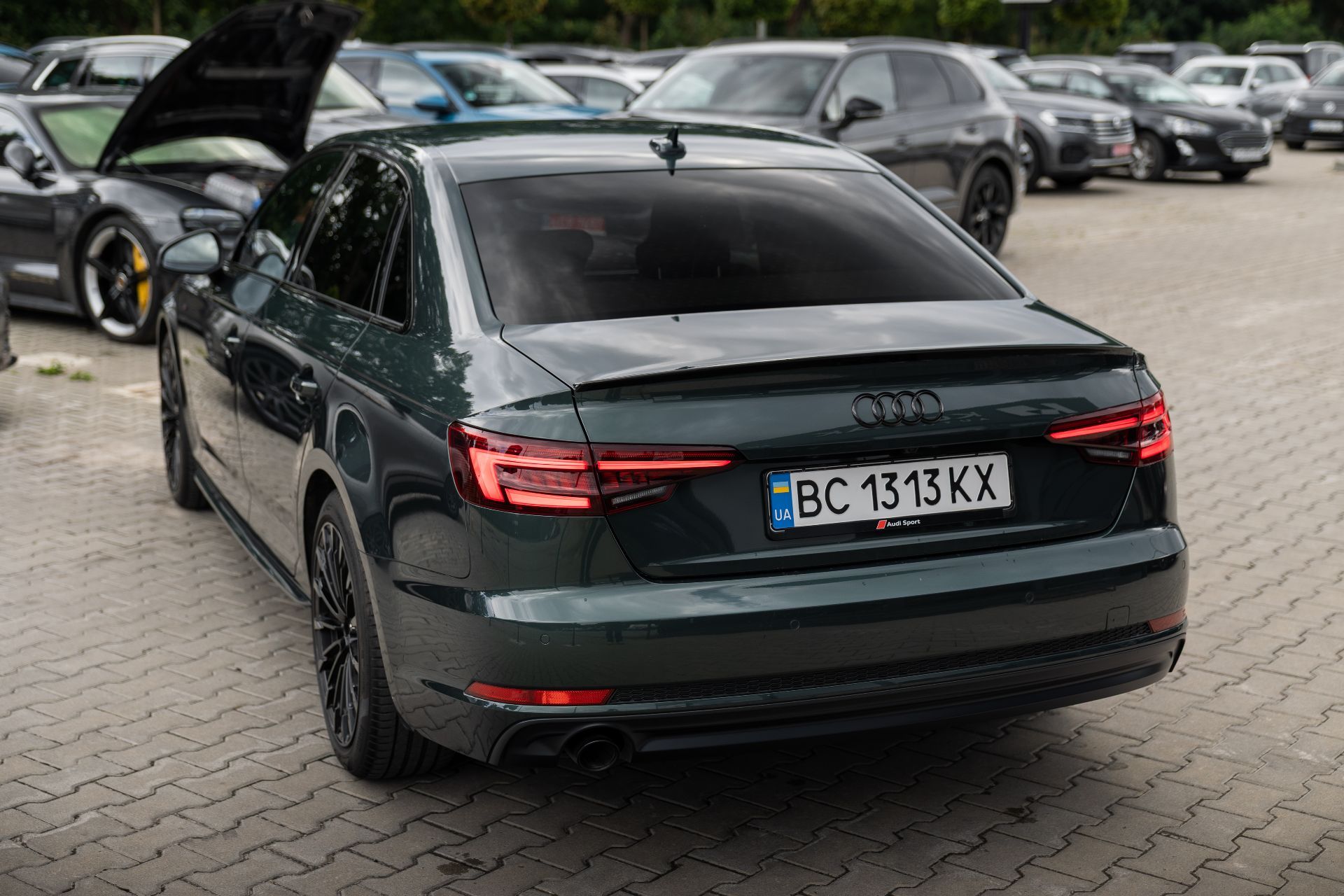 AUDI A4 thumbnail 6