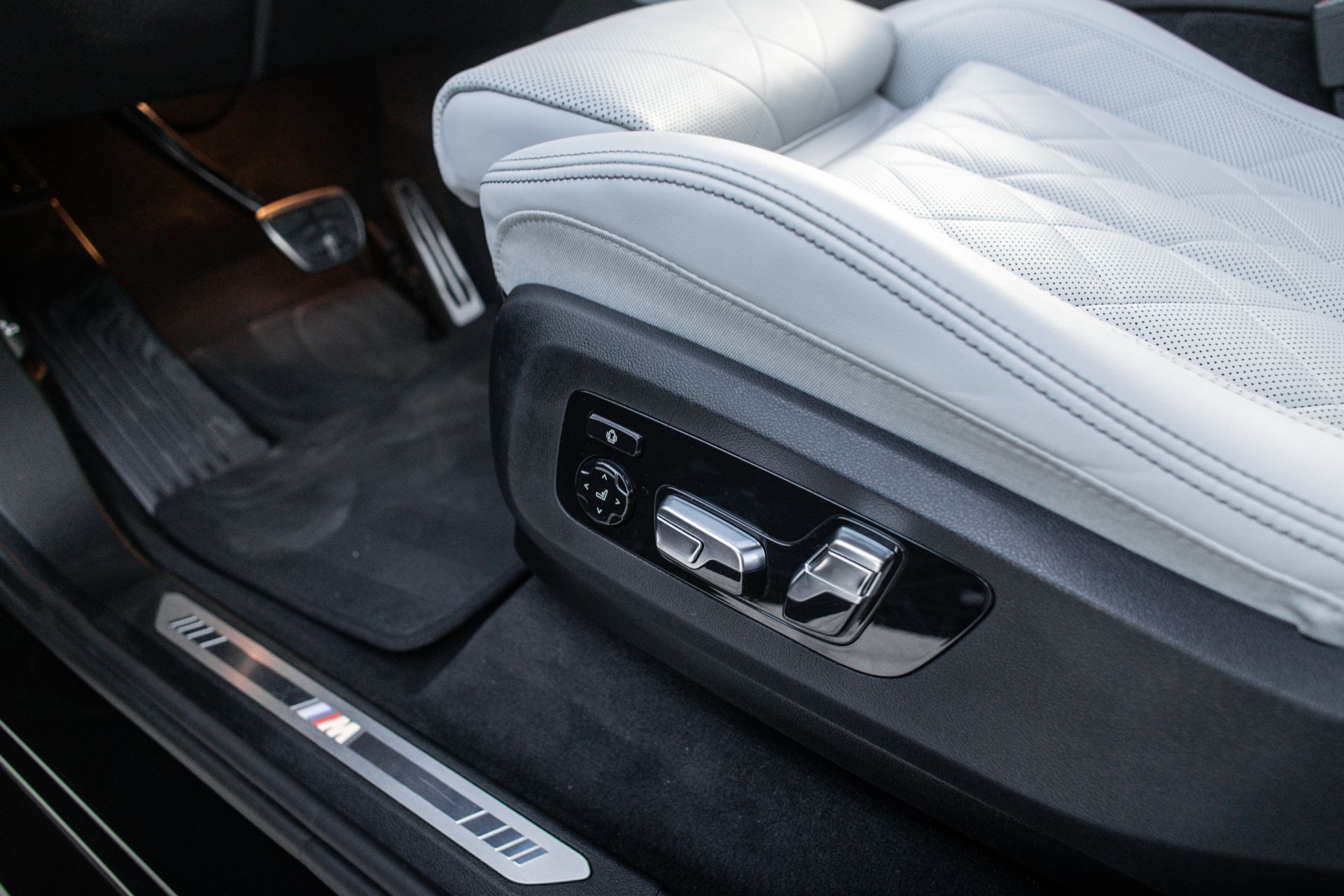 BMW X5 50e xDrive thumbnail 15